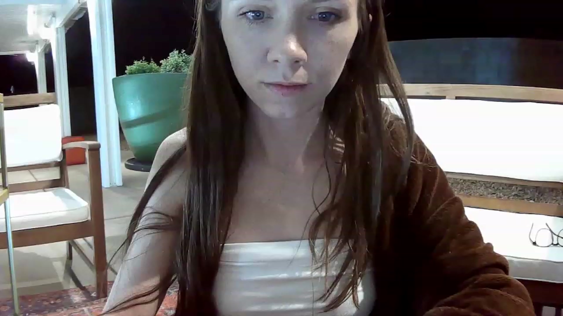 Gallery image thumbnail from HoneysRoom's myfreecams stream on, 05/29/2023, 07:07 image 10 of 20