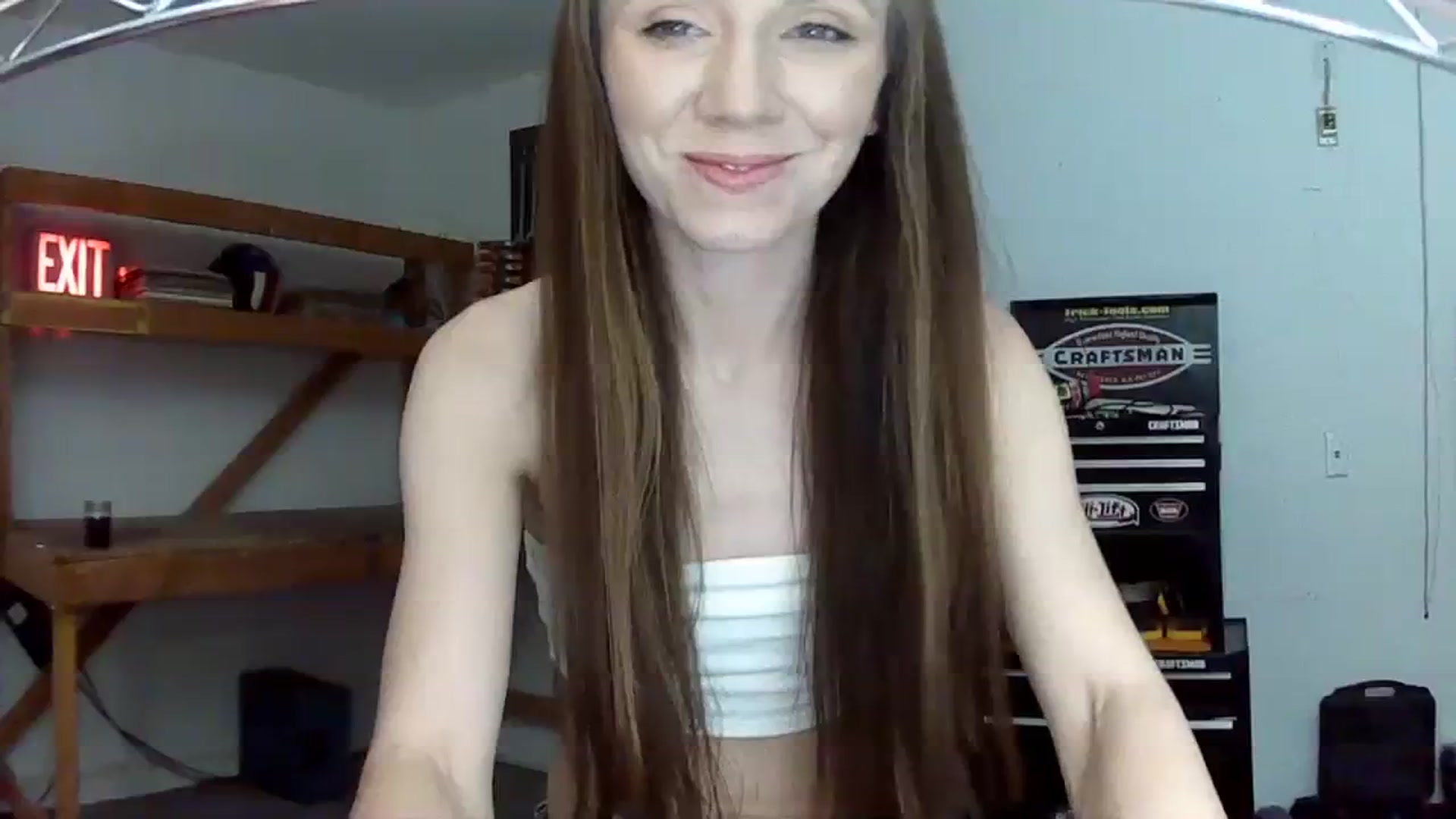 Gallery image thumbnail from HoneysRoom's myfreecams stream on, 09/29/2023, 05:50 image 1 of 20