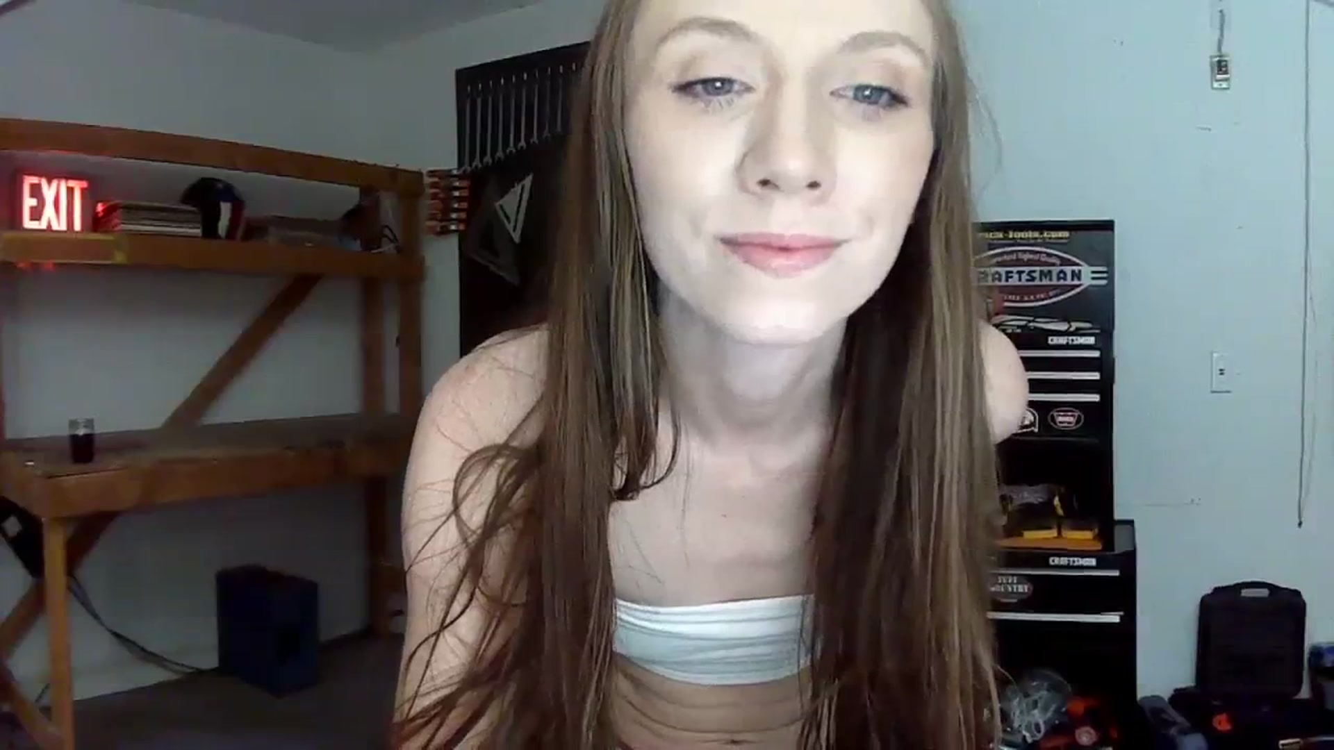 Gallery image thumbnail from HoneysRoom's myfreecams stream on, 09/29/2023, 05:50 image 6 of 20