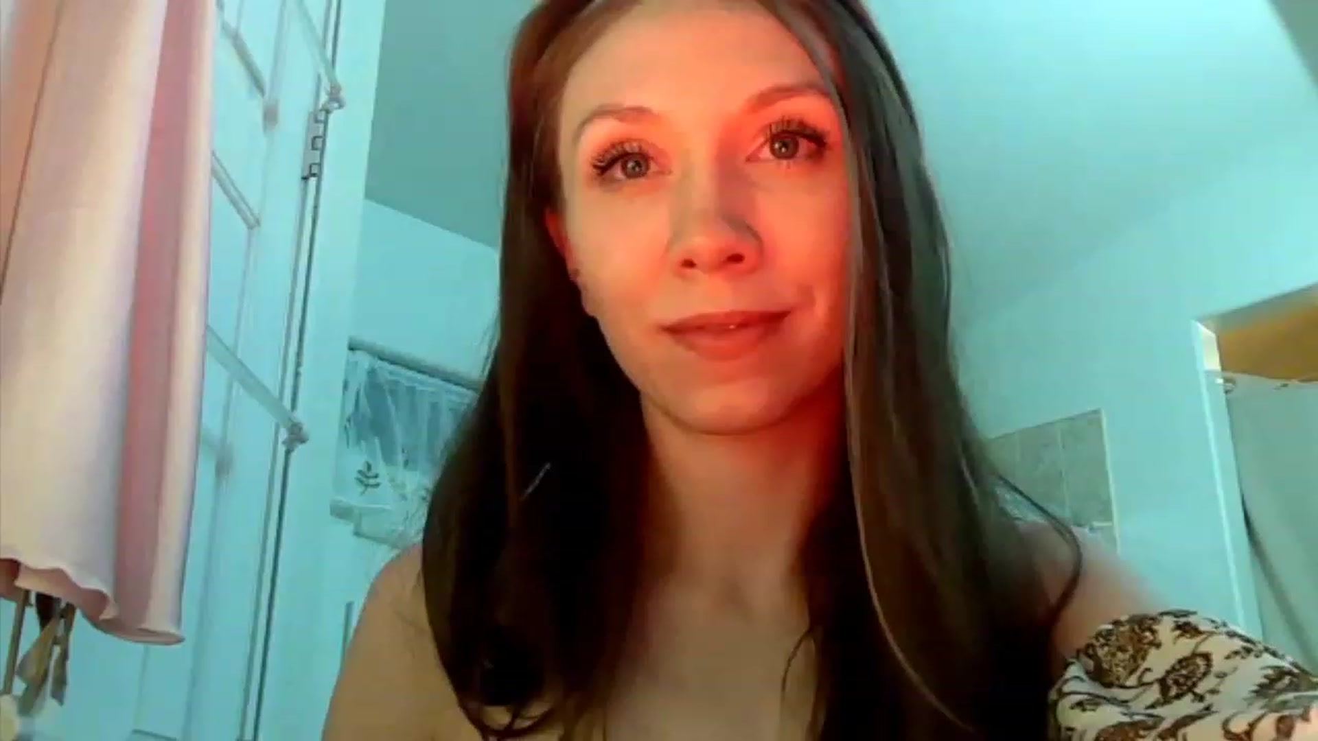 Gallery image thumbnail from HoneysRoom's myfreecams stream on, 11/26/2023, 04:33 image 11 of 20