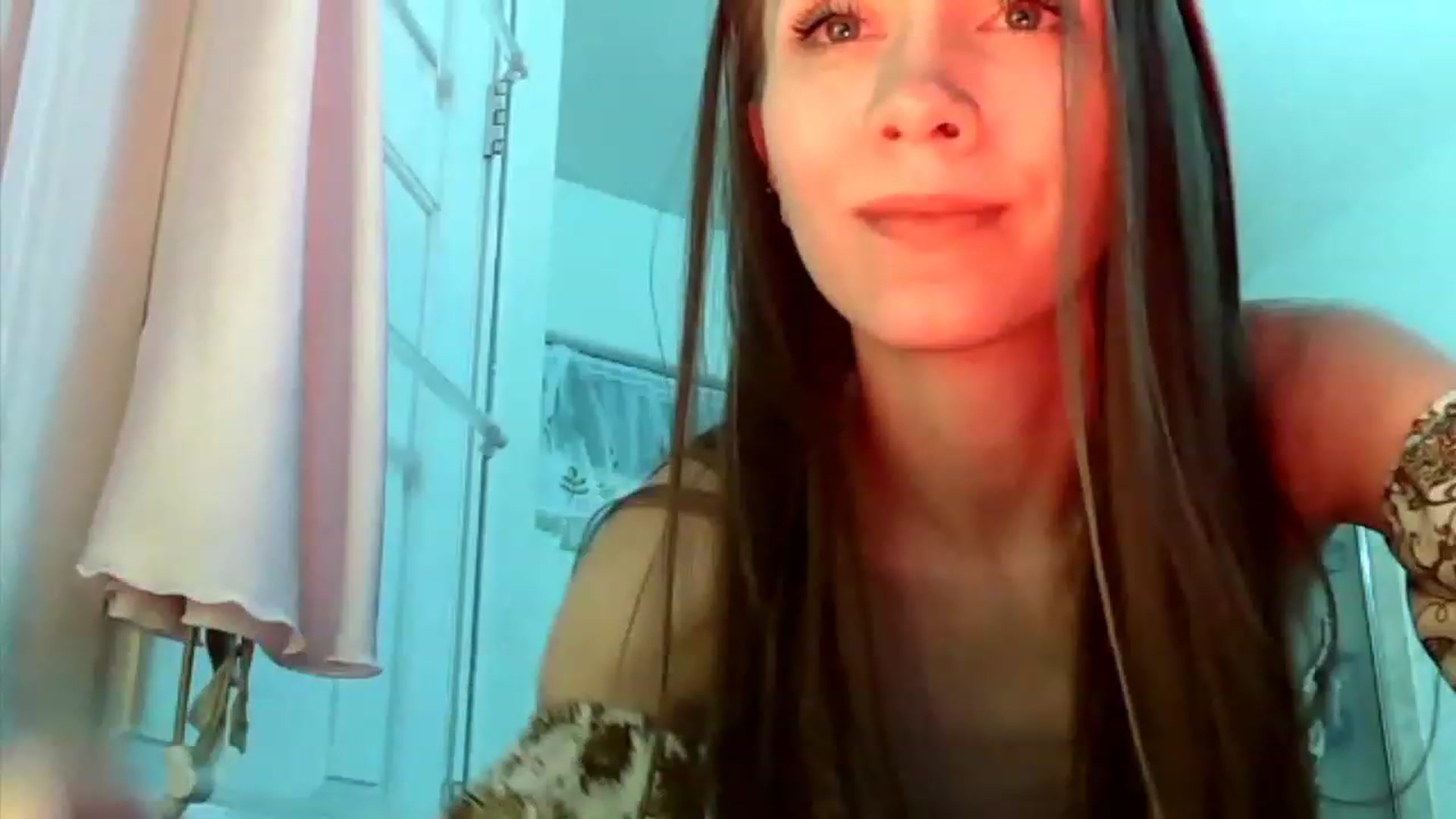 Gallery image thumbnail from HoneysRoom's myfreecams stream on, 11/26/2023, 04:33 image 16 of 20