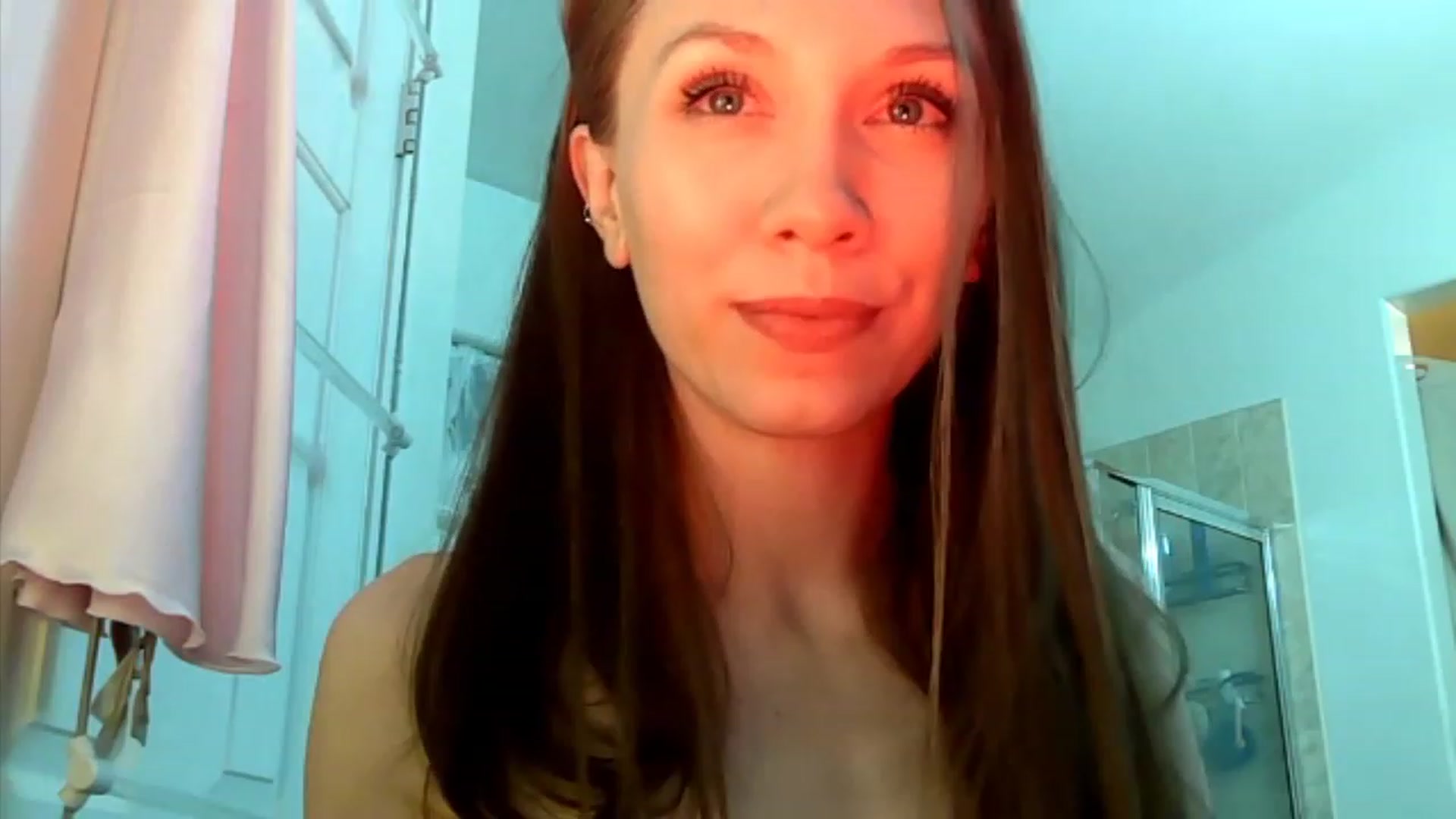 Gallery image thumbnail from HoneysRoom's myfreecams stream on, 11/26/2023, 04:33 image 12 of 20