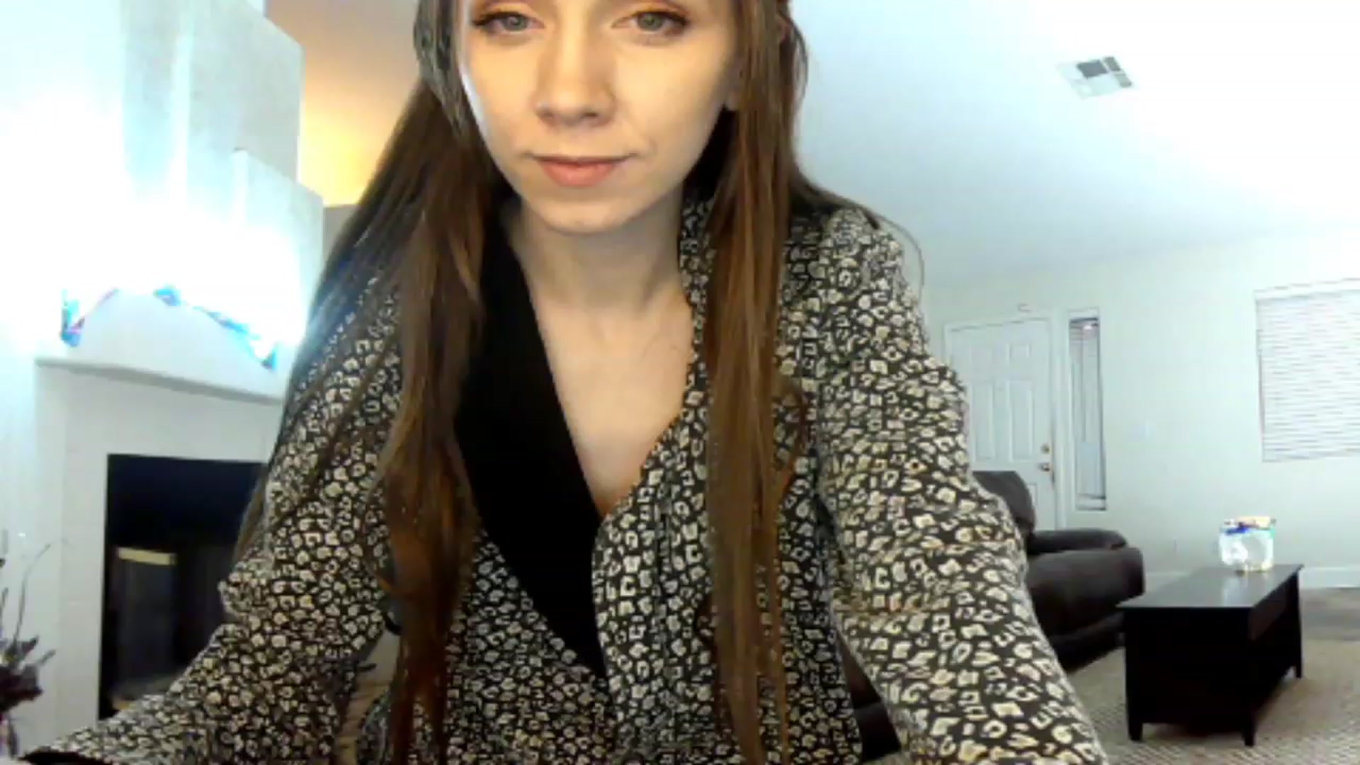 Gallery image thumbnail from HoneysRoom's myfreecams stream on, 12/03/2023, 07:01 image 4 of 20