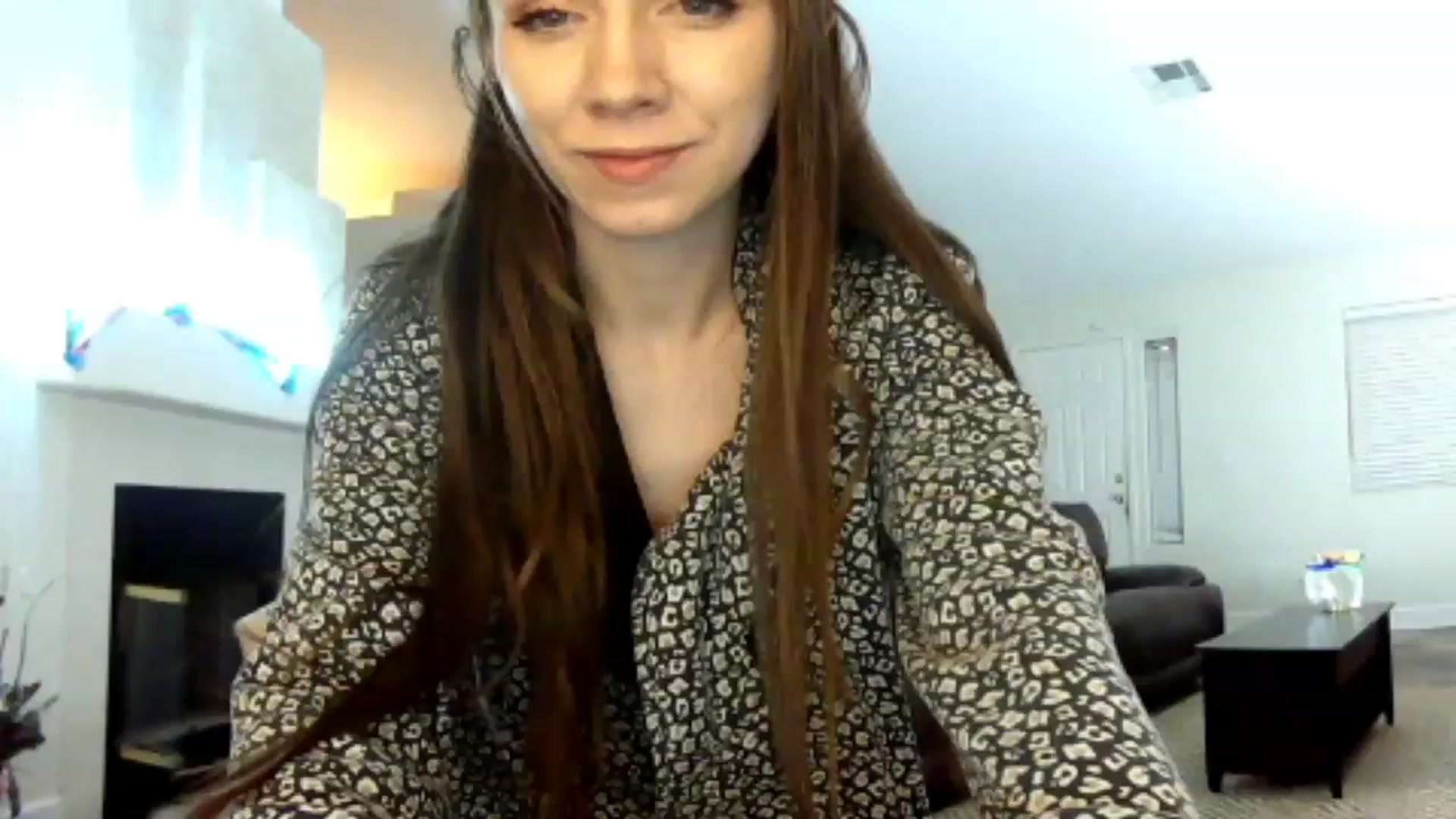 Gallery image thumbnail from HoneysRoom's myfreecams stream on, 12/03/2023, 07:01 image 5 of 20