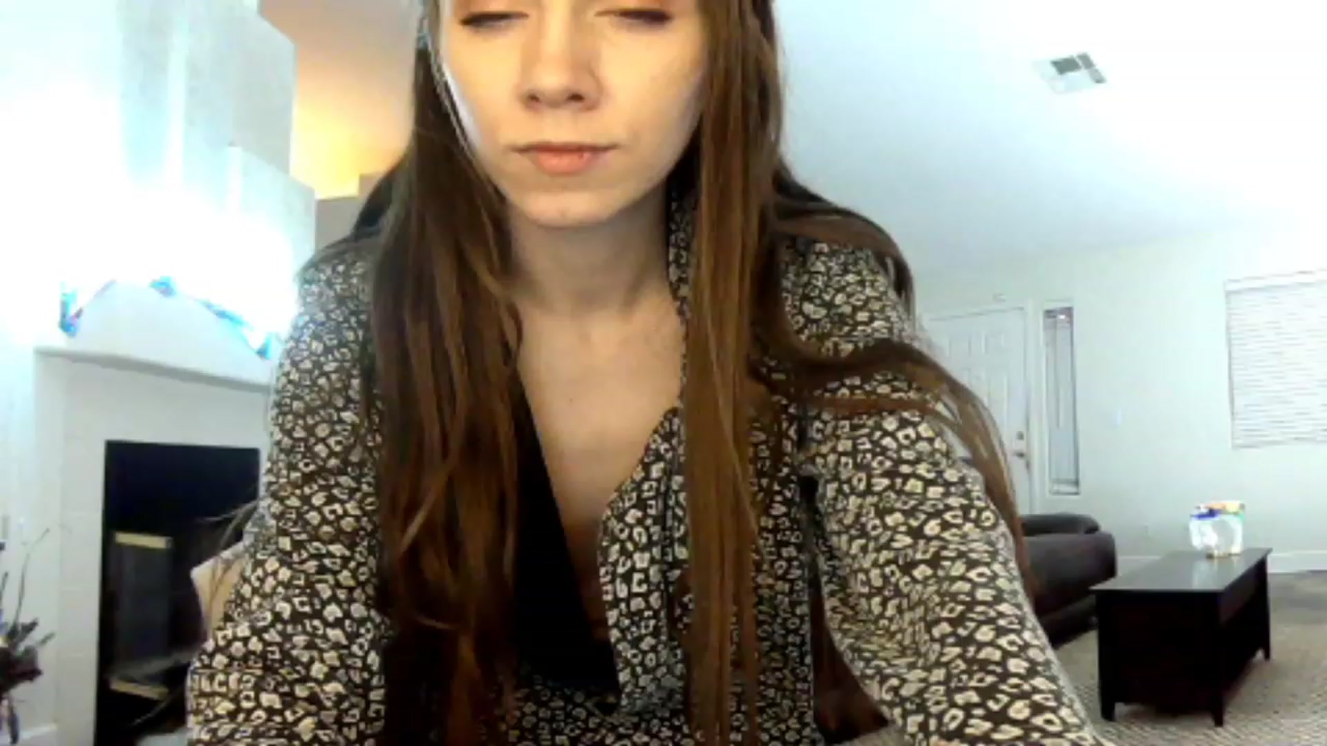 Gallery image thumbnail from HoneysRoom's myfreecams stream on, 12/03/2023, 07:01 image 7 of 20