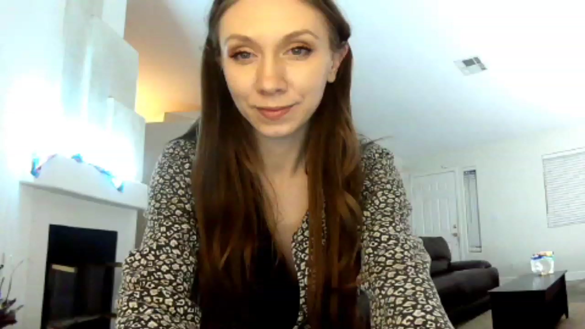 Gallery image thumbnail from HoneysRoom's myfreecams stream on, 12/03/2023, 07:01 image 13 of 20