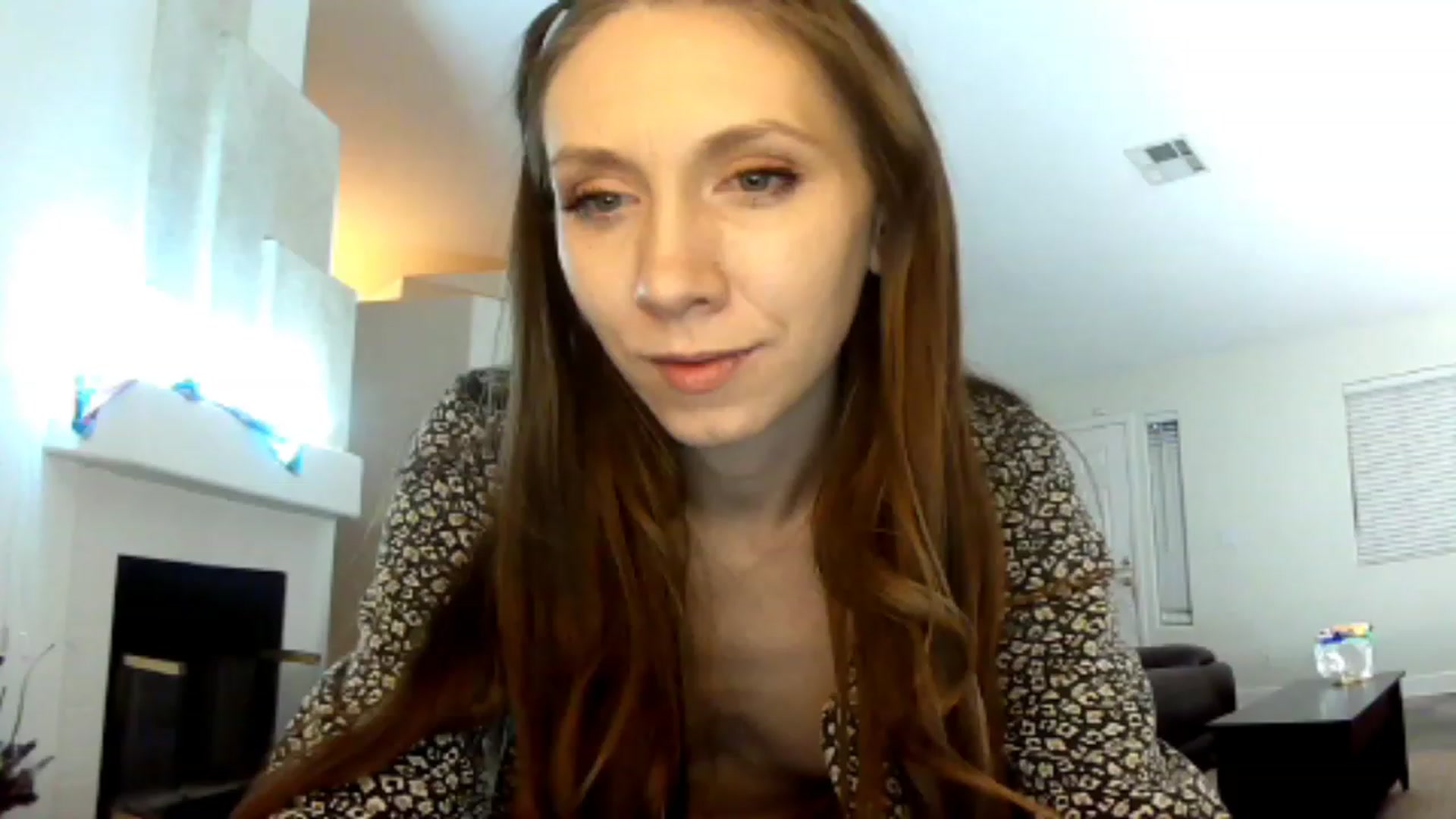 Gallery image thumbnail from HoneysRoom's myfreecams stream on, 12/03/2023, 07:01 image 17 of 20