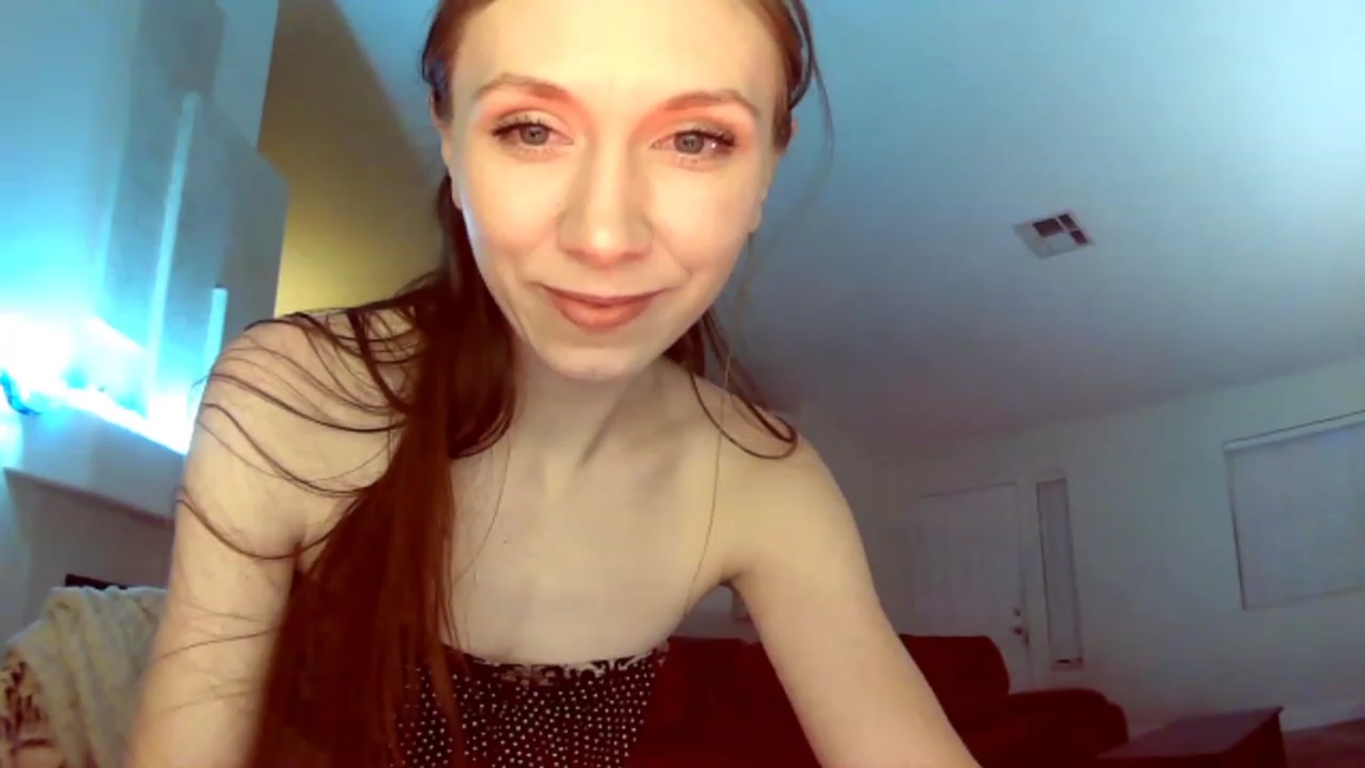 Gallery image thumbnail from HoneysRoom's myfreecams stream on, 12/12/2023, 04:30 image 9 of 20