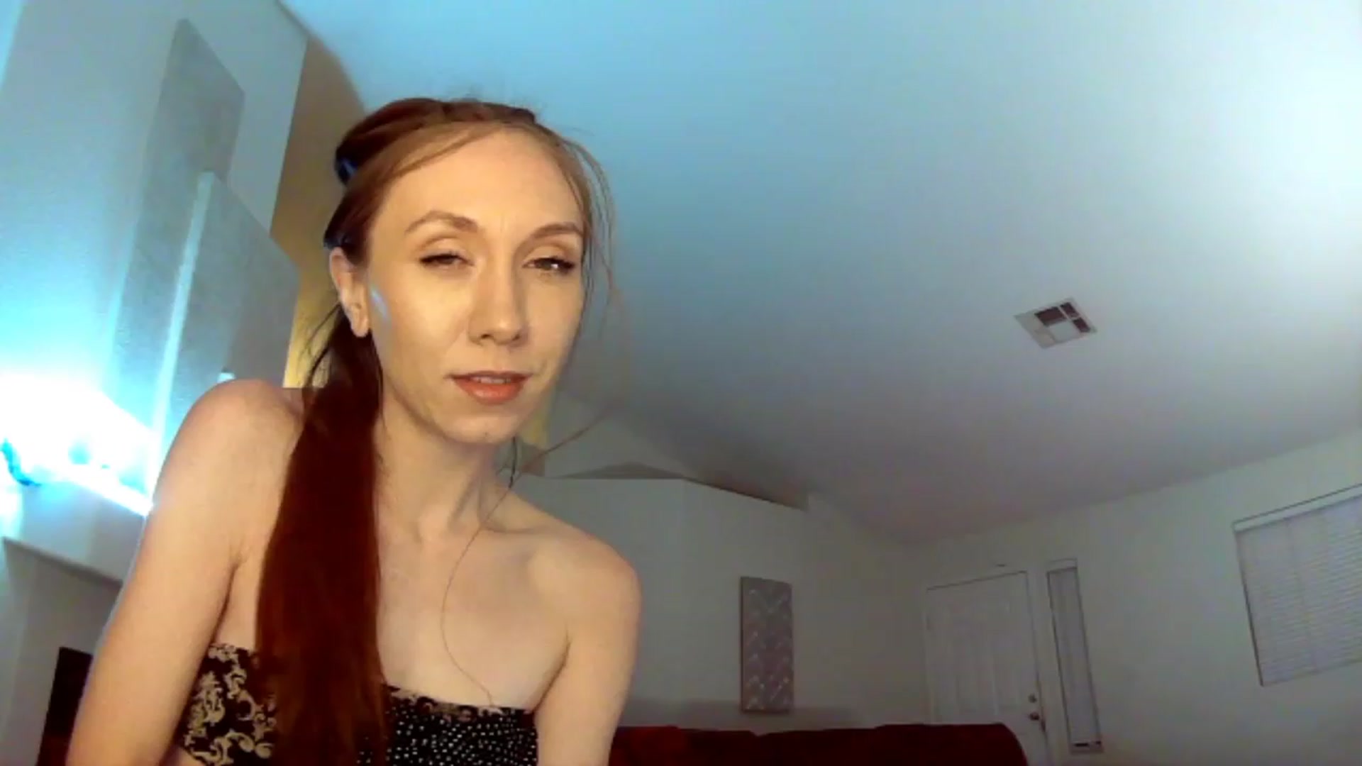 Gallery image thumbnail from HoneysRoom's myfreecams stream on, 12/12/2023, 04:30 image 16 of 20