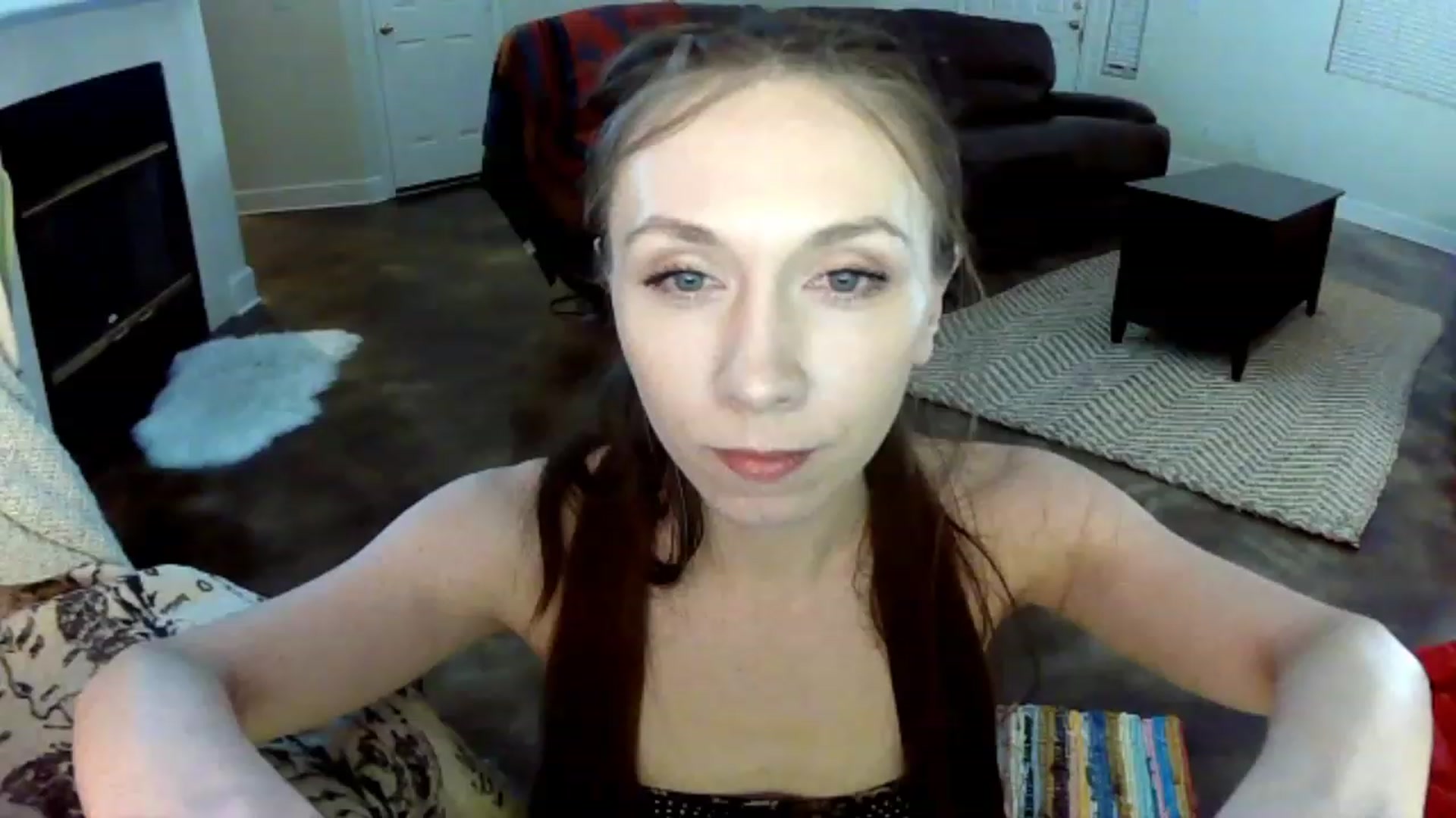 Gallery image thumbnail from HoneysRoom's myfreecams stream on, 12/12/2023, 04:30 image 18 of 20