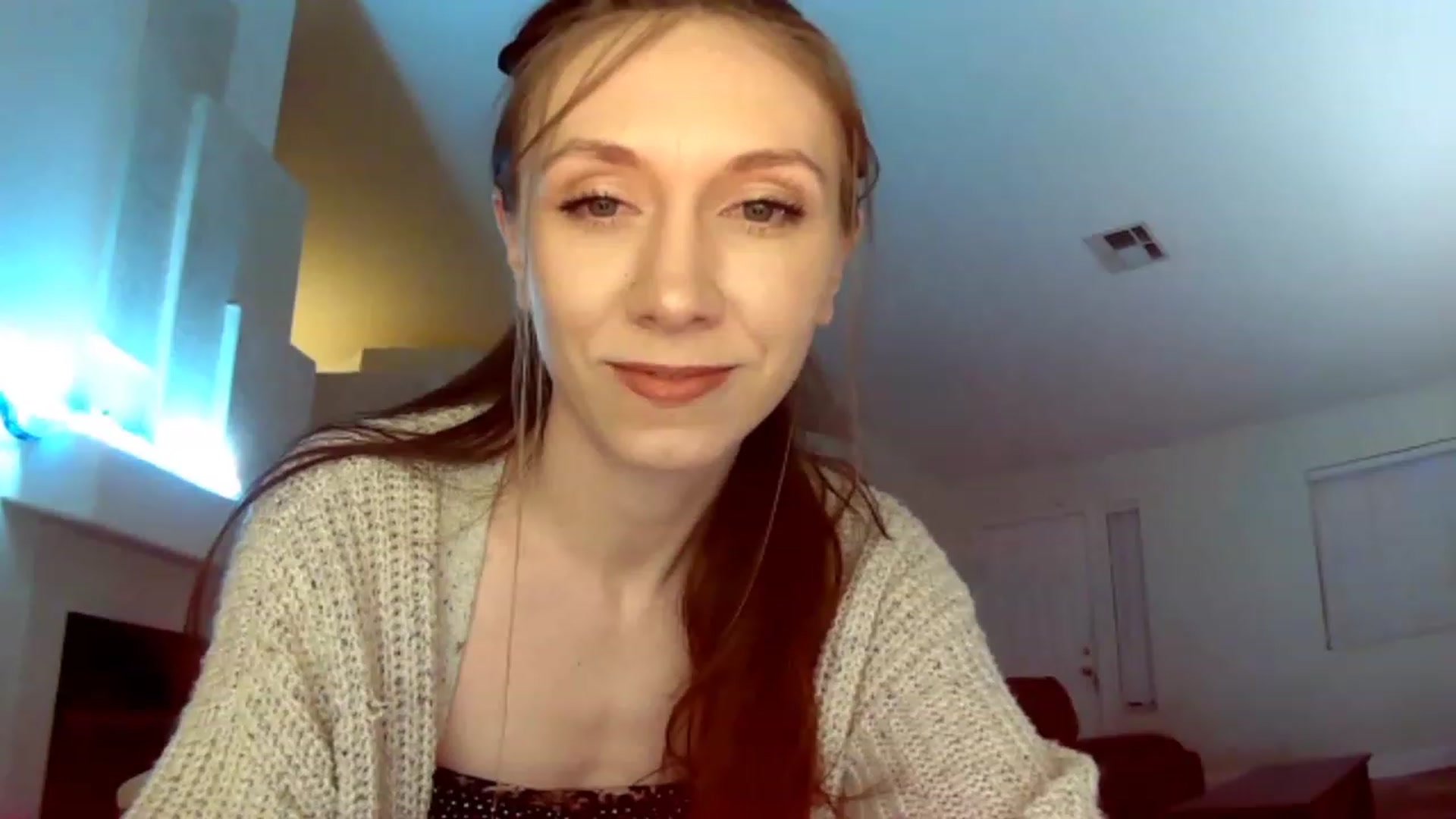 Gallery image thumbnail from HoneysRoom's myfreecams stream on, 12/12/2023, 04:30 image 1 of 20