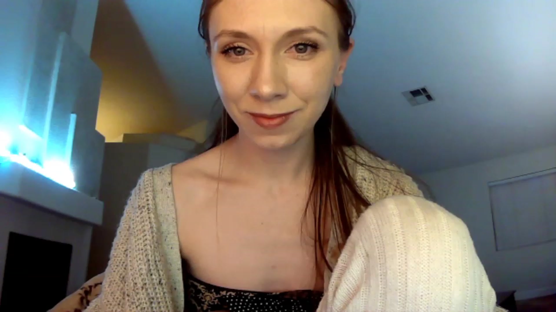 Gallery image thumbnail from HoneysRoom's myfreecams stream on, 12/12/2023, 05:45 image 12 of 20
