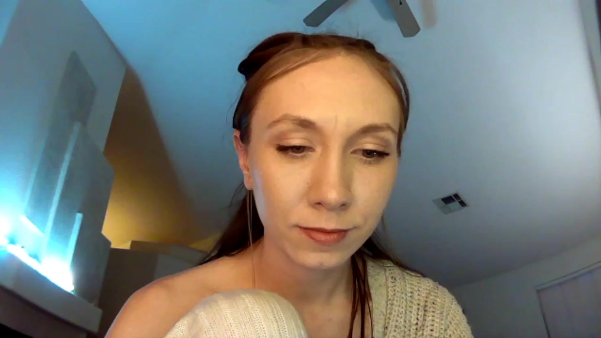 Gallery image thumbnail from HoneysRoom's myfreecams stream on, 12/12/2023, 05:45 image 5 of 20