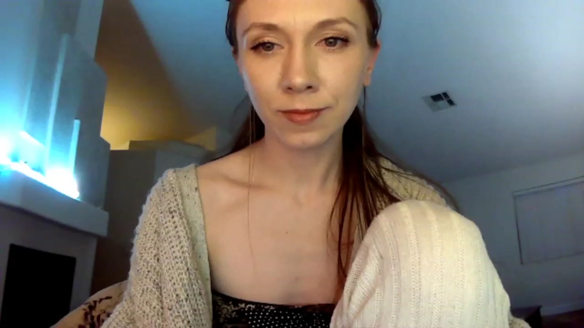 Gallery image thumbnail from HoneysRoom's myfreecams stream on, 12/12/2023, 05:45 image 11 of 20
