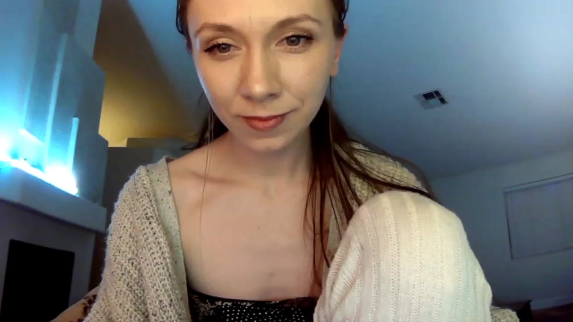 Gallery image thumbnail from HoneysRoom's myfreecams stream on, 12/12/2023, 05:45 image 10 of 20