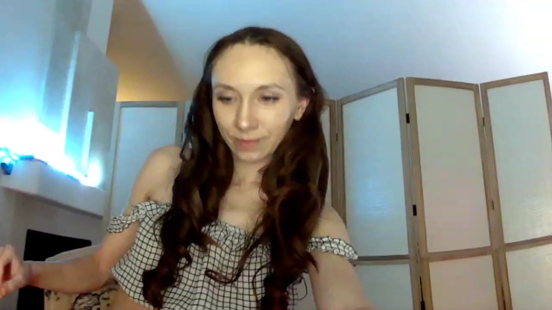 Gallery image thumbnail from HoneysRoom's myfreecams stream on, 12/13/2023, 04:40 image 2 of 20