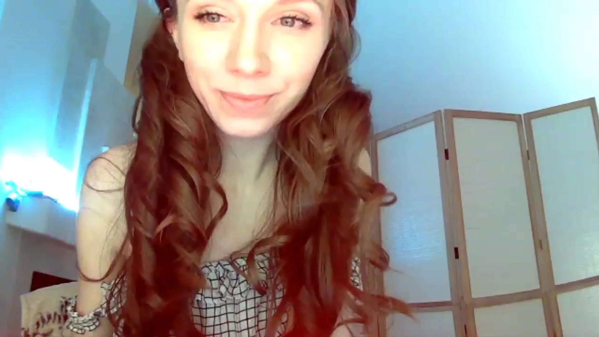 Gallery image thumbnail from HoneysRoom's myfreecams stream on, 12/13/2023, 04:40 image 4 of 20