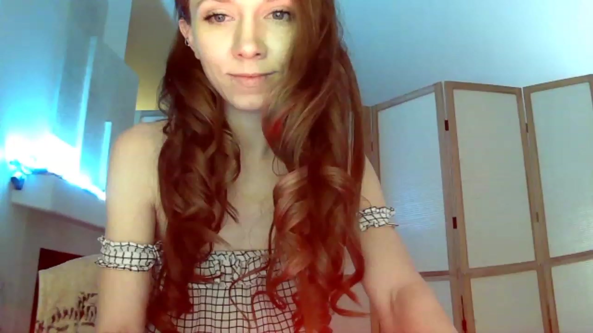 Gallery image thumbnail from HoneysRoom's myfreecams stream on, 12/13/2023, 04:40 image 8 of 20