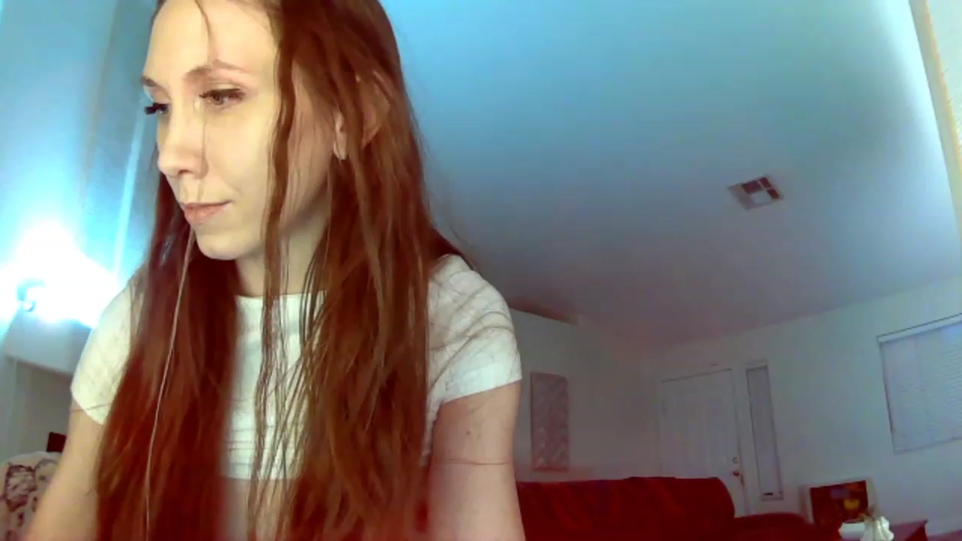 Gallery image thumbnail from HoneysRoom's myfreecams stream on, 12/19/2023, 04:26 image 10 of 20