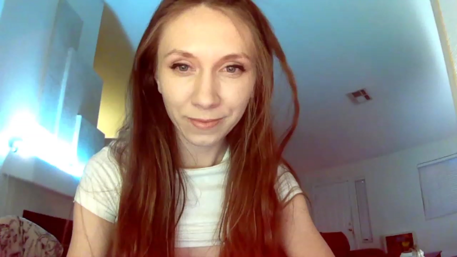 Gallery image thumbnail from HoneysRoom's myfreecams stream on, 12/19/2023, 04:26 image 8 of 20