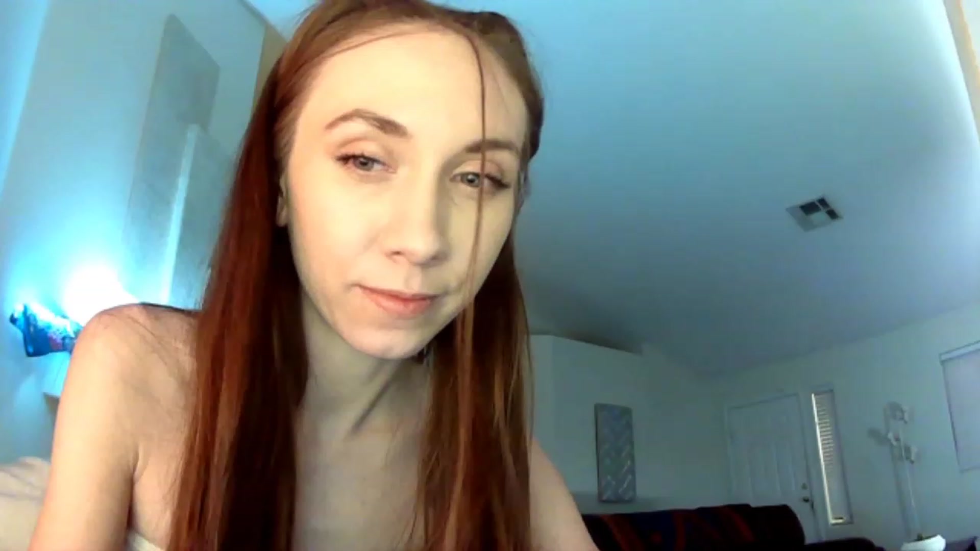 Gallery image thumbnail from HoneysRoom's myfreecams stream on, 12/21/2023, 04:45 image 18 of 20