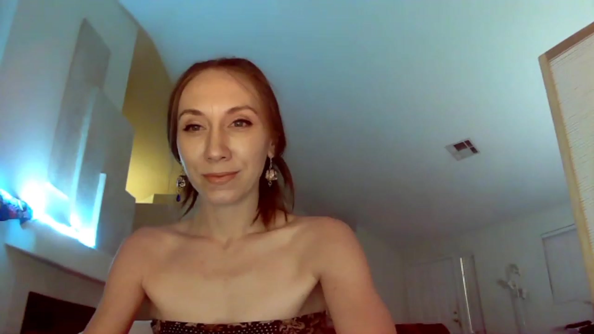 Gallery image thumbnail from HoneysRoom's myfreecams stream on, 12/22/2023, 04:10 image 11 of 20