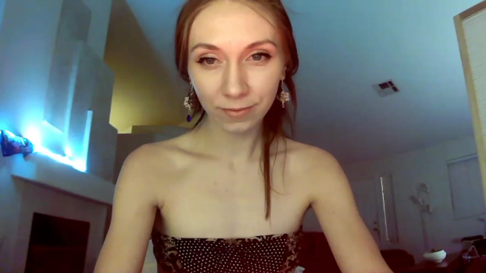 Gallery image thumbnail from HoneysRoom's myfreecams stream on, 12/22/2023, 04:10 image 4 of 20