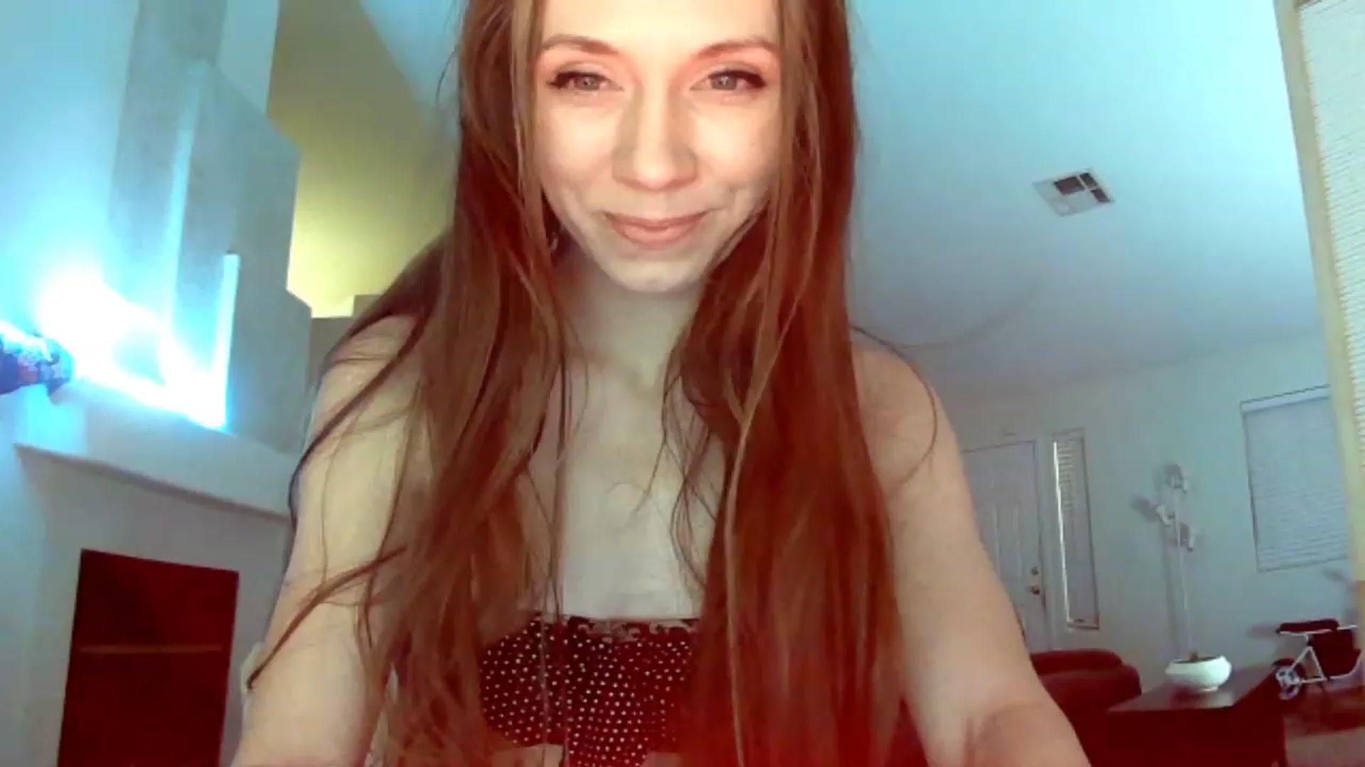 Gallery image thumbnail from HoneysRoom's myfreecams stream on, 12/22/2023, 04:10 image 19 of 20