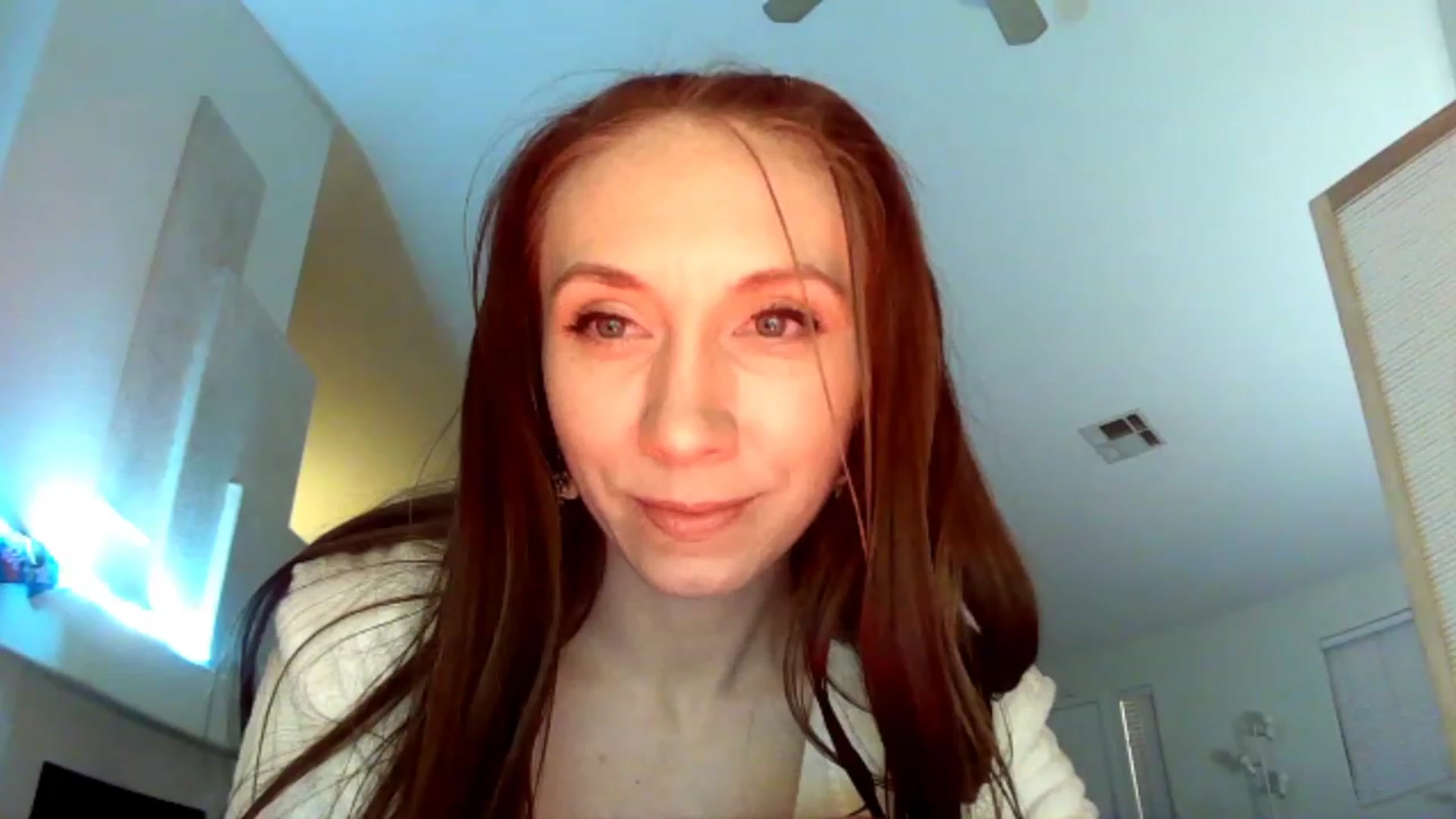 Gallery image thumbnail from HoneysRoom's myfreecams stream on, 12/22/2023, 04:59 image 19 of 20