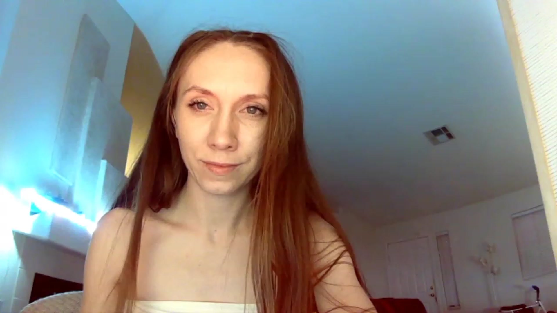 Gallery image thumbnail from HoneysRoom's myfreecams stream on, 12/26/2023, 05:35 image 12 of 20