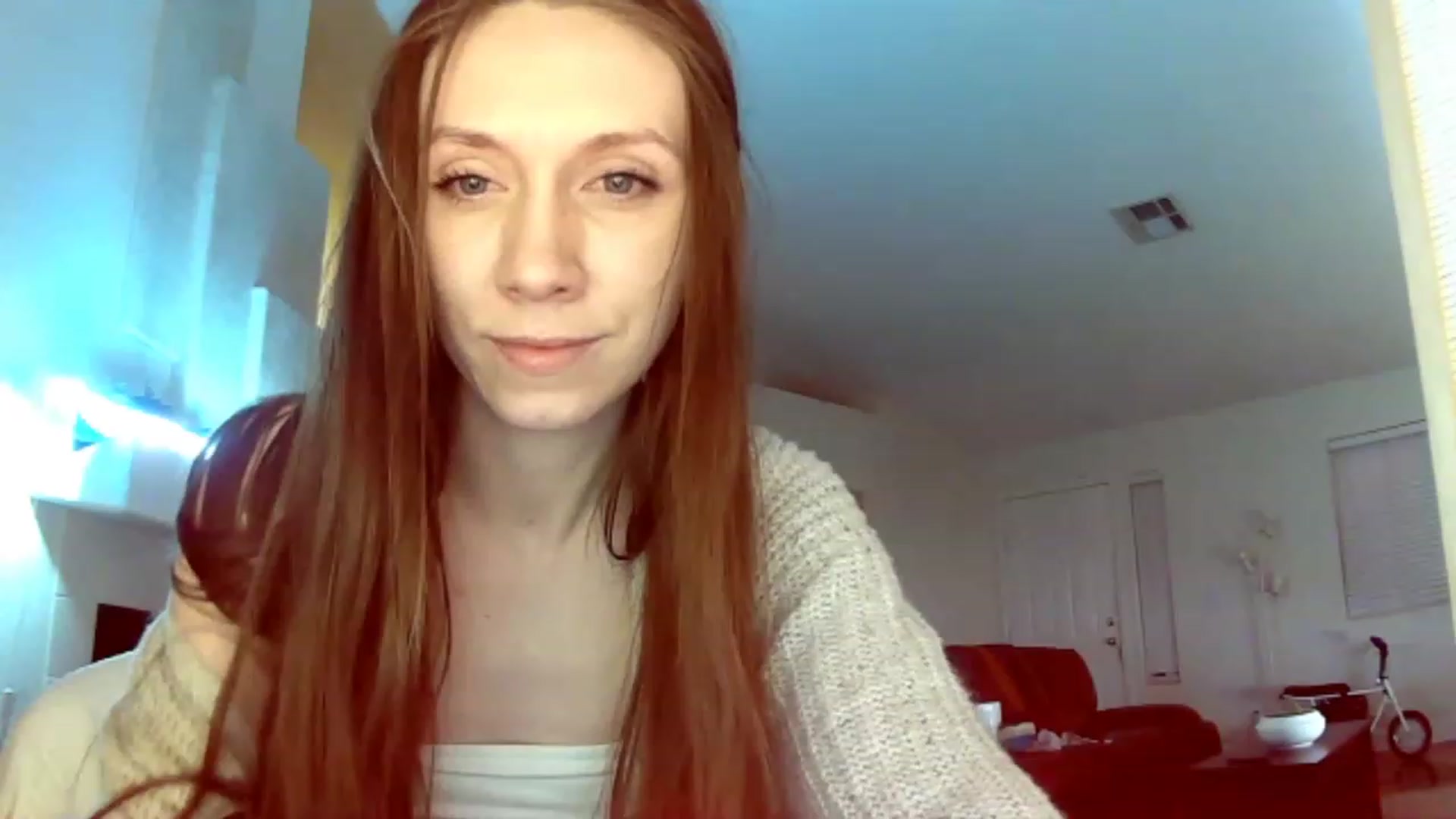 Gallery image thumbnail from HoneysRoom's myfreecams stream on, 12/26/2023, 05:35 image 17 of 20
