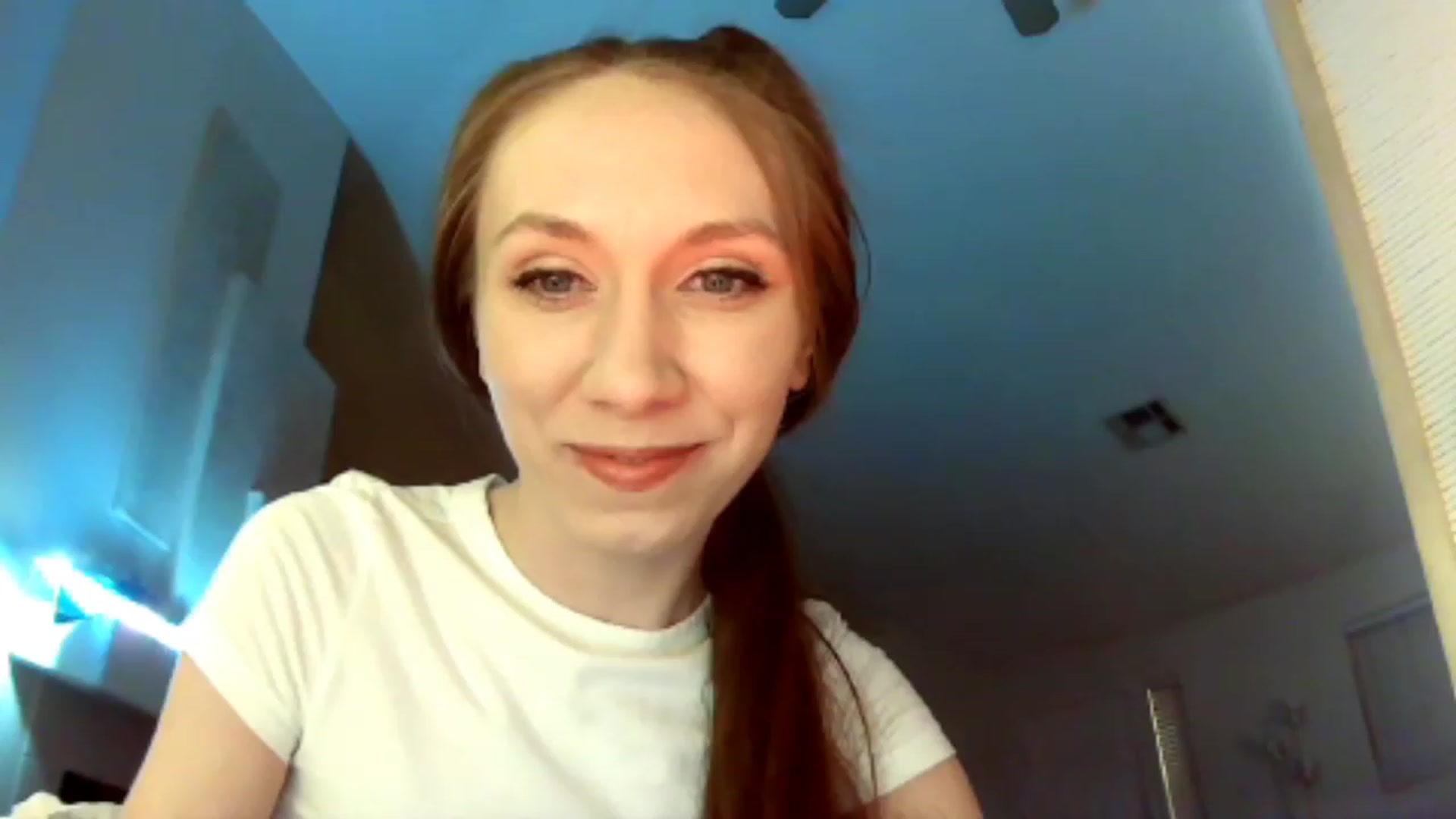 Gallery image thumbnail from HoneysRoom's myfreecams stream on, 12/30/2023, 03:41 image 4 of 20