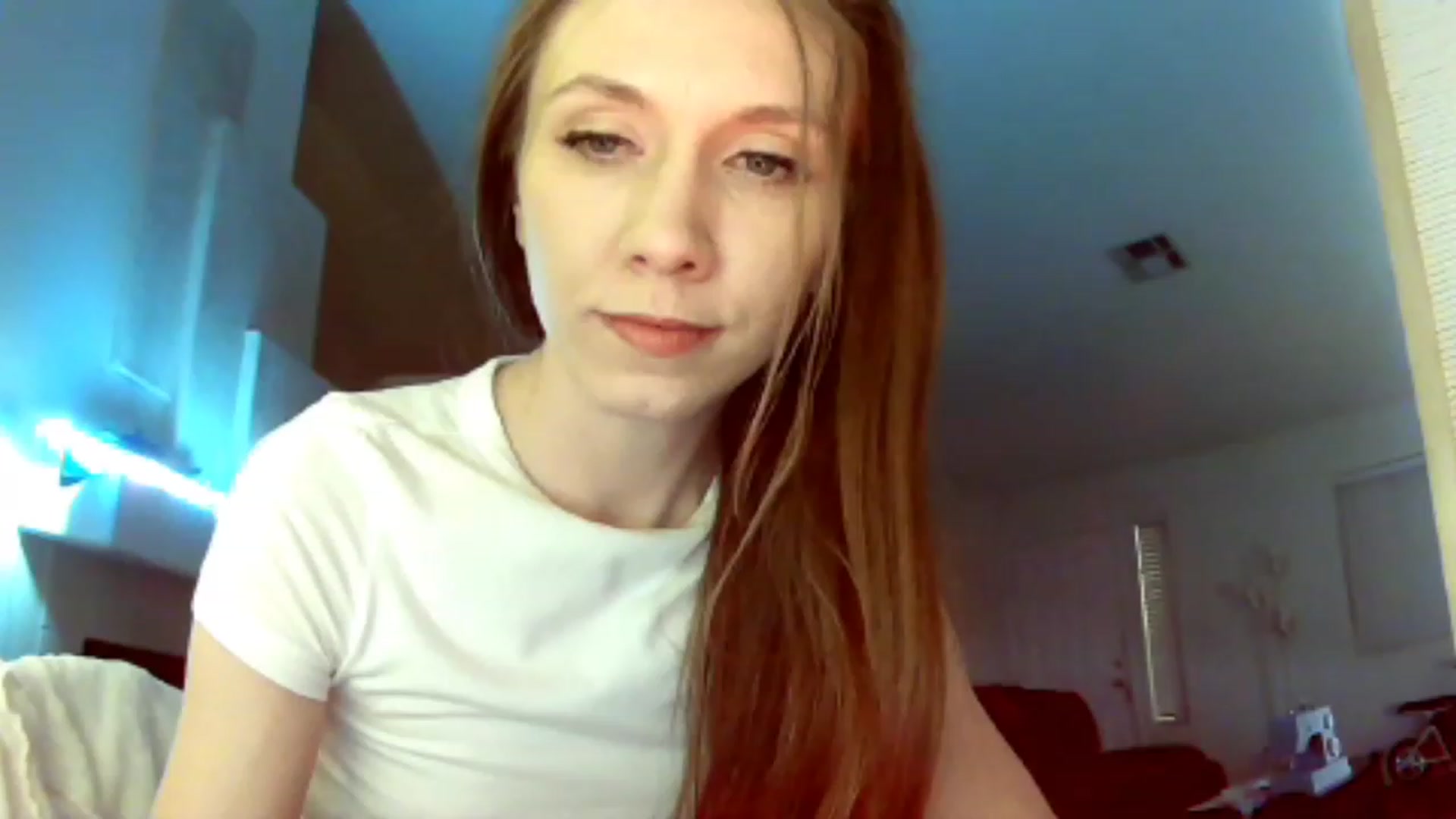 Gallery image thumbnail from HoneysRoom's myfreecams stream on, 12/30/2023, 03:41 image 18 of 20