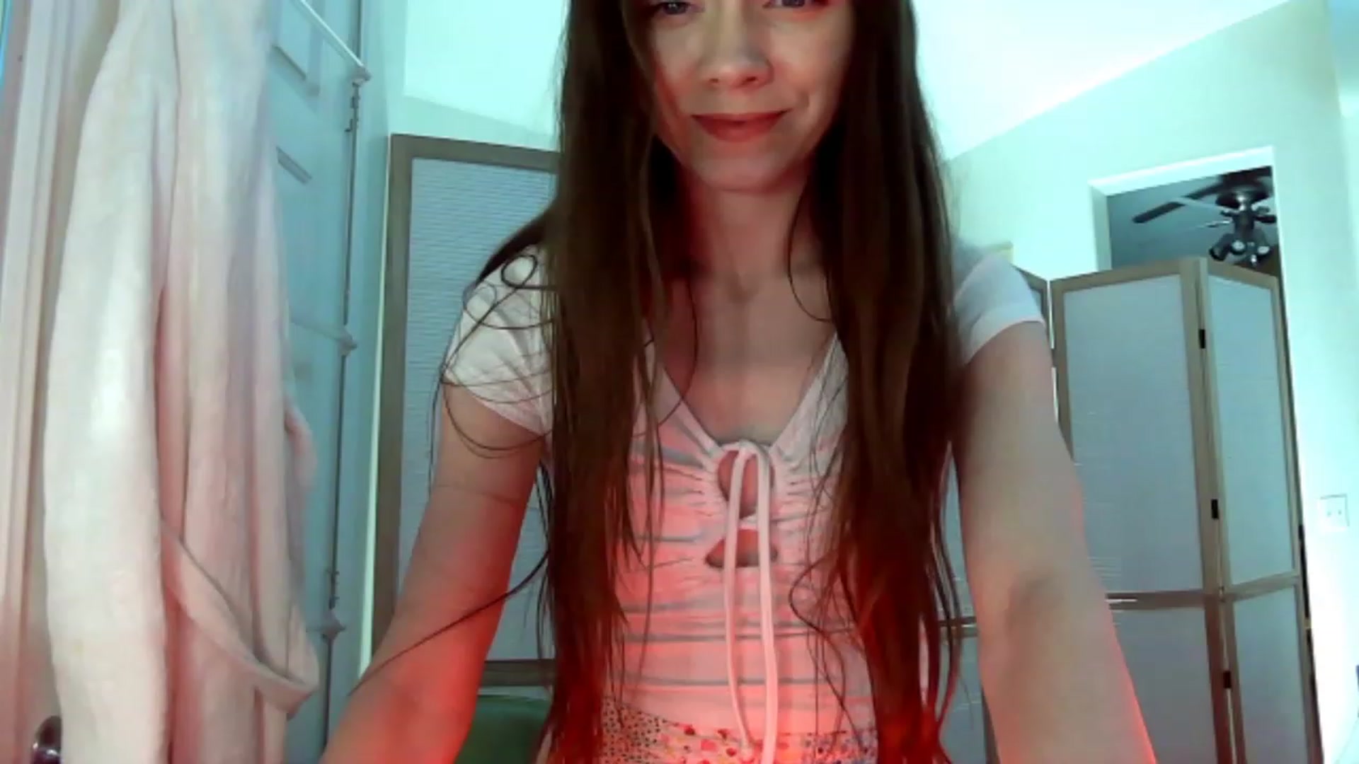 Gallery image thumbnail from HoneysRoom's myfreecams stream on, 12/31/2023, 05:40 image 17 of 20