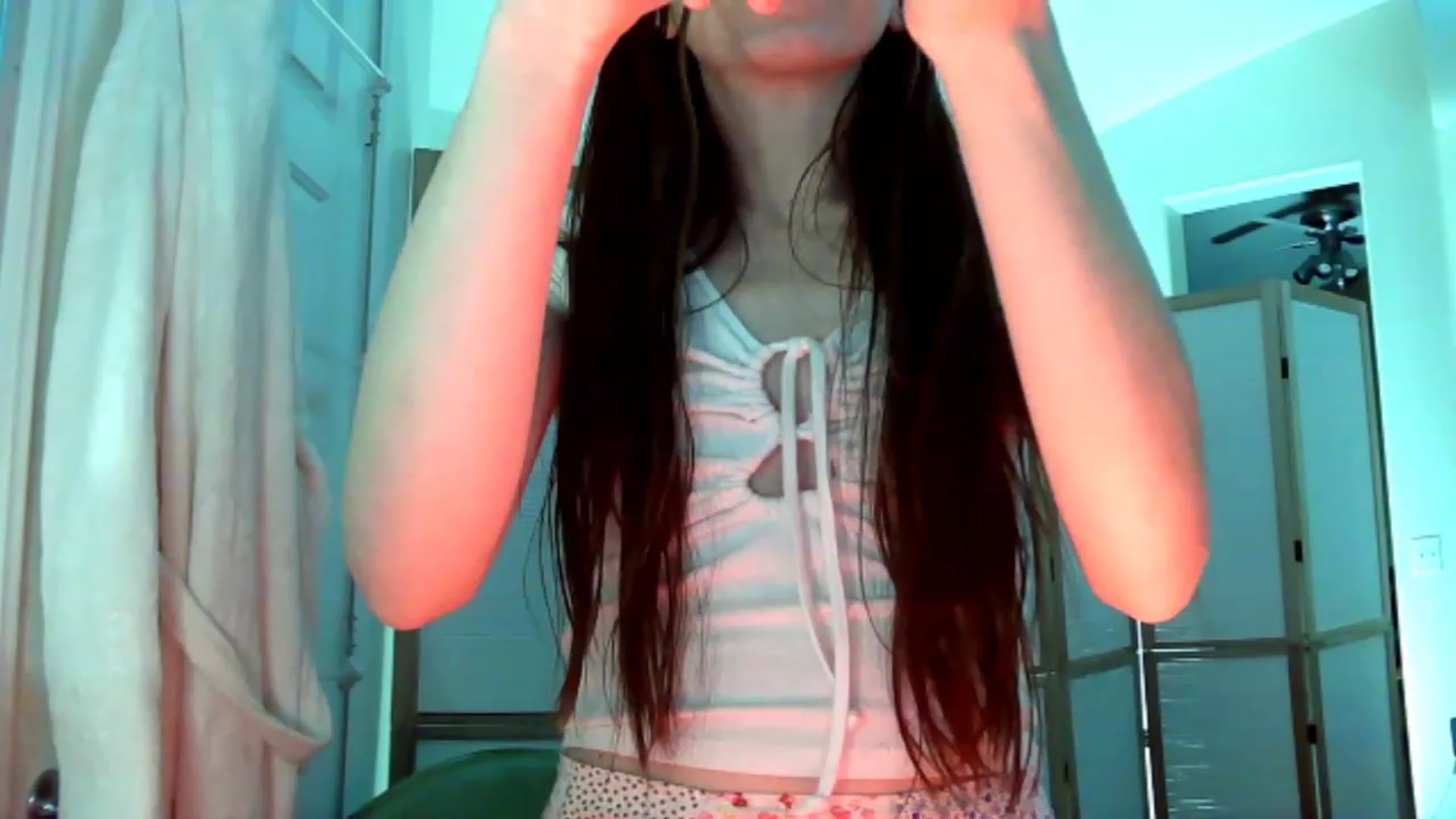 Gallery image thumbnail from HoneysRoom's myfreecams stream on, 12/31/2023, 05:40 image 15 of 20