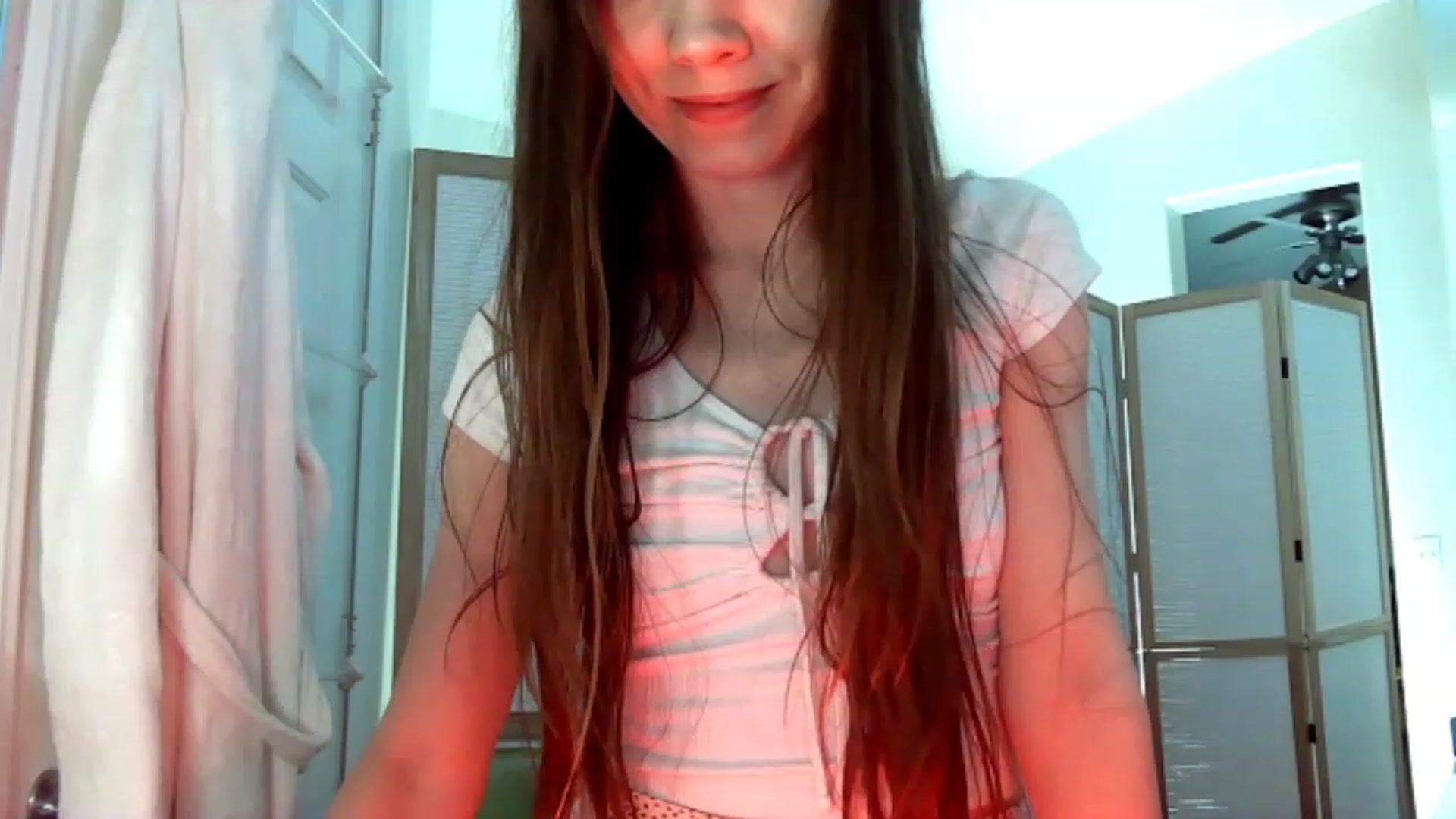 Gallery image thumbnail from HoneysRoom's myfreecams stream on, 12/31/2023, 05:40 image 14 of 20
