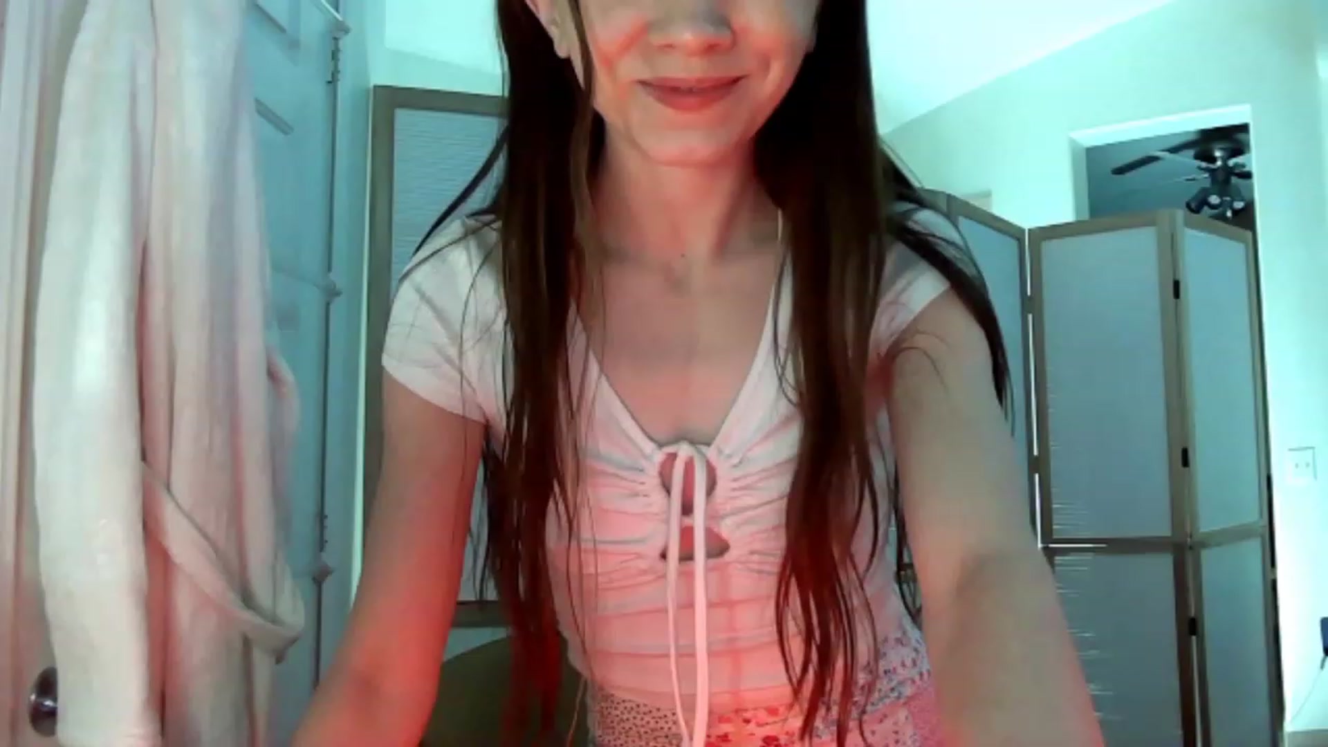 Gallery image thumbnail from HoneysRoom's myfreecams stream on, 12/31/2023, 05:40 image 10 of 20