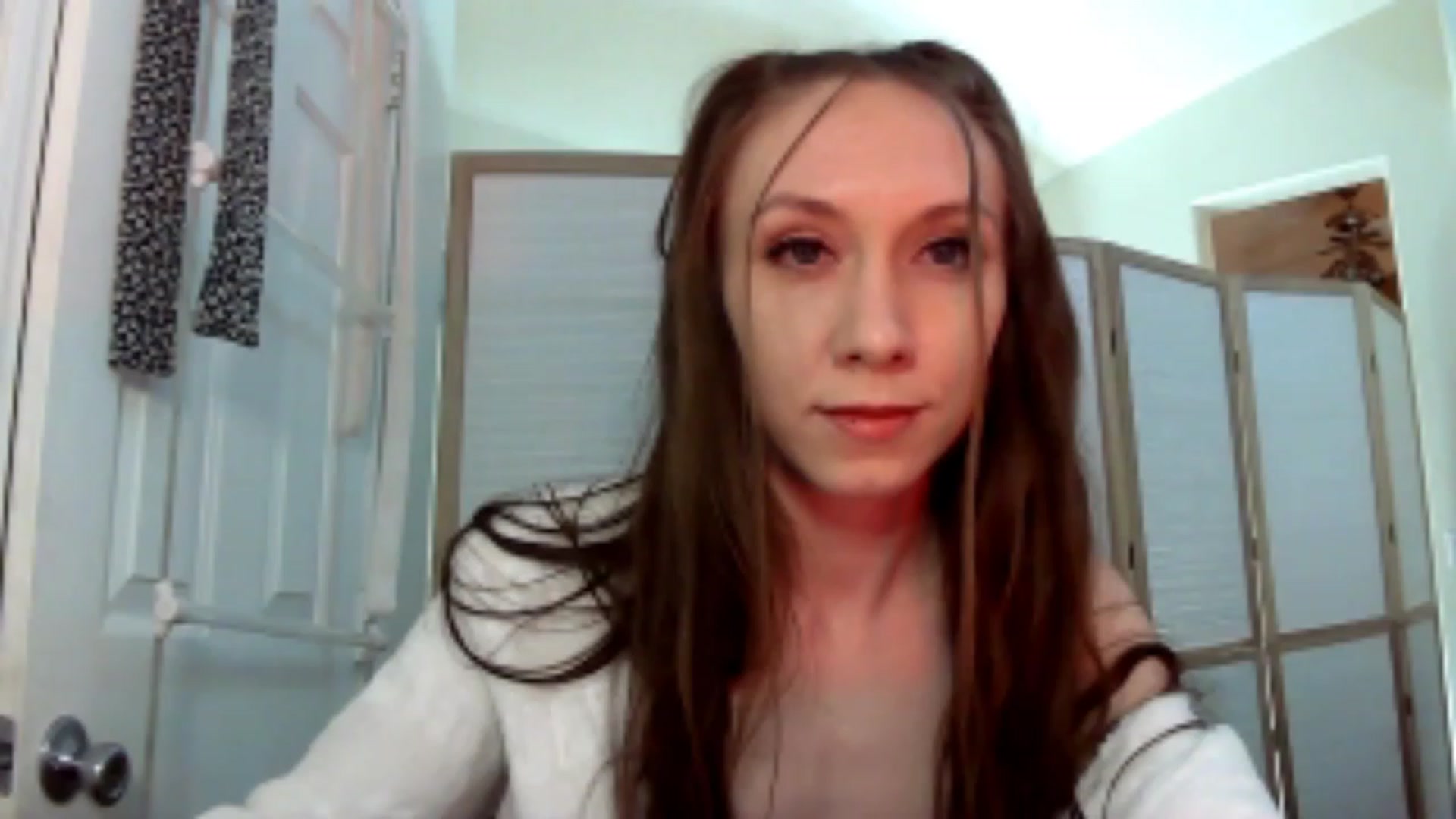 Gallery image thumbnail from HoneysRoom's myfreecams stream on, 01/04/2024, 21:23 image 17 of 20