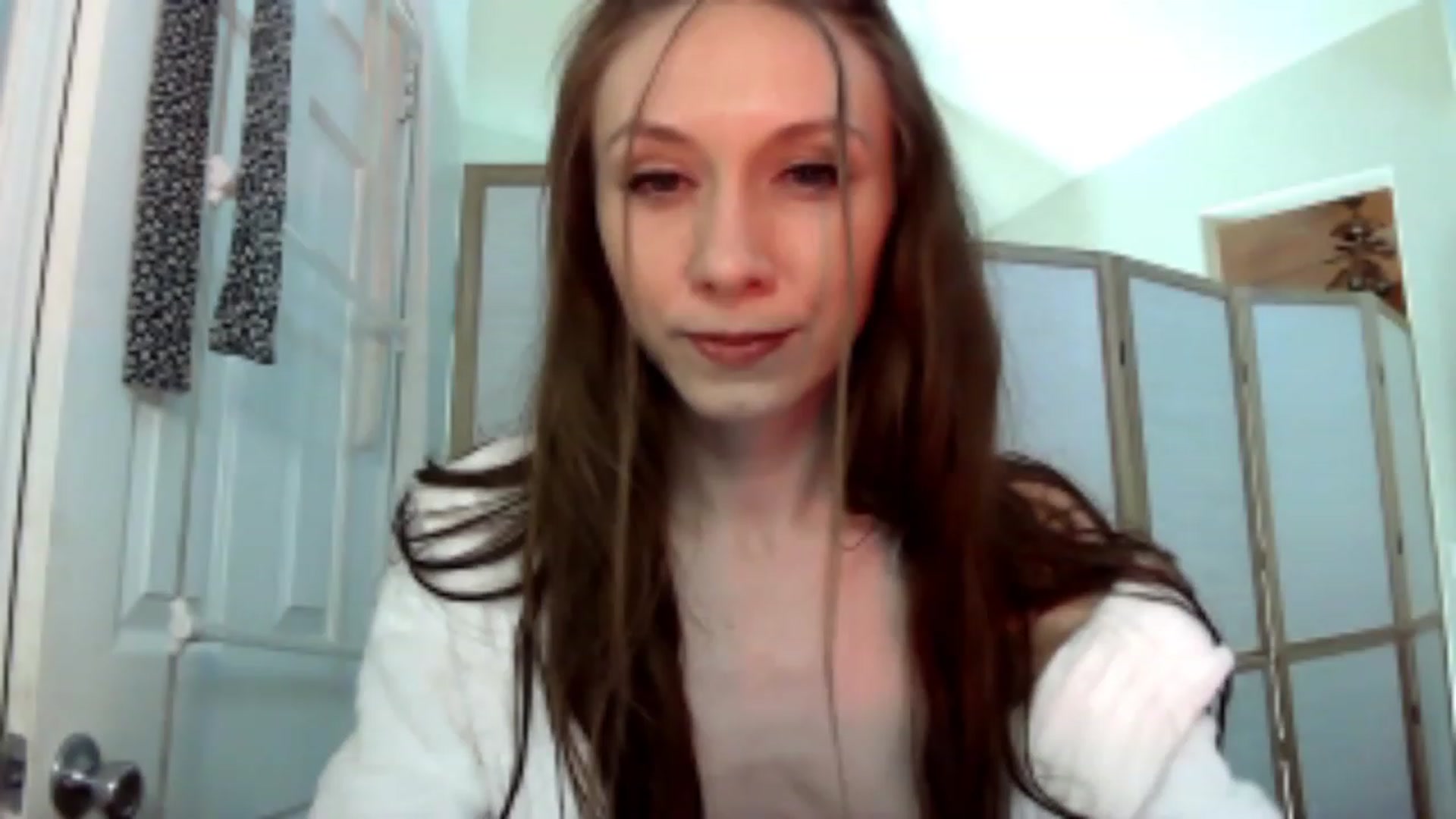 Gallery image thumbnail from HoneysRoom's myfreecams stream on, 01/04/2024, 21:23 image 14 of 20