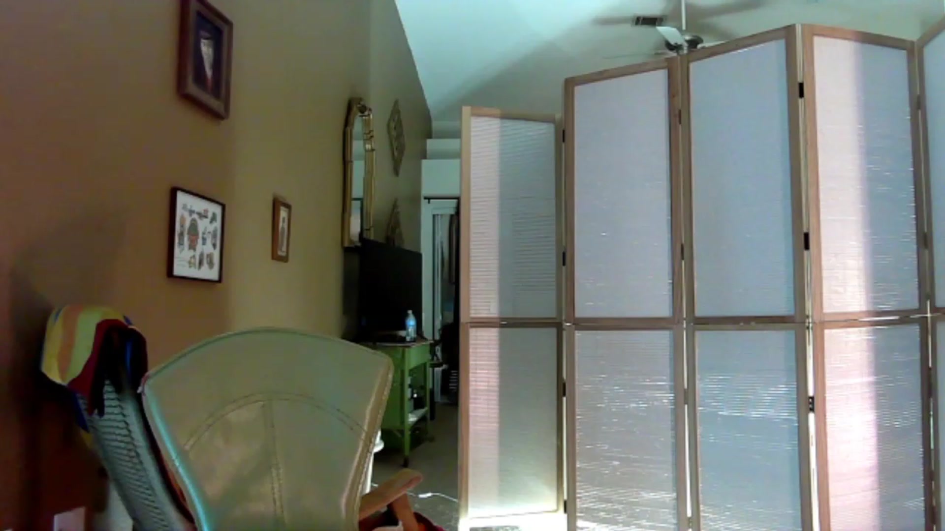 Gallery image thumbnail from HoneysRoom's myfreecams stream on, 01/07/2024, 05:00 image 7 of 20
