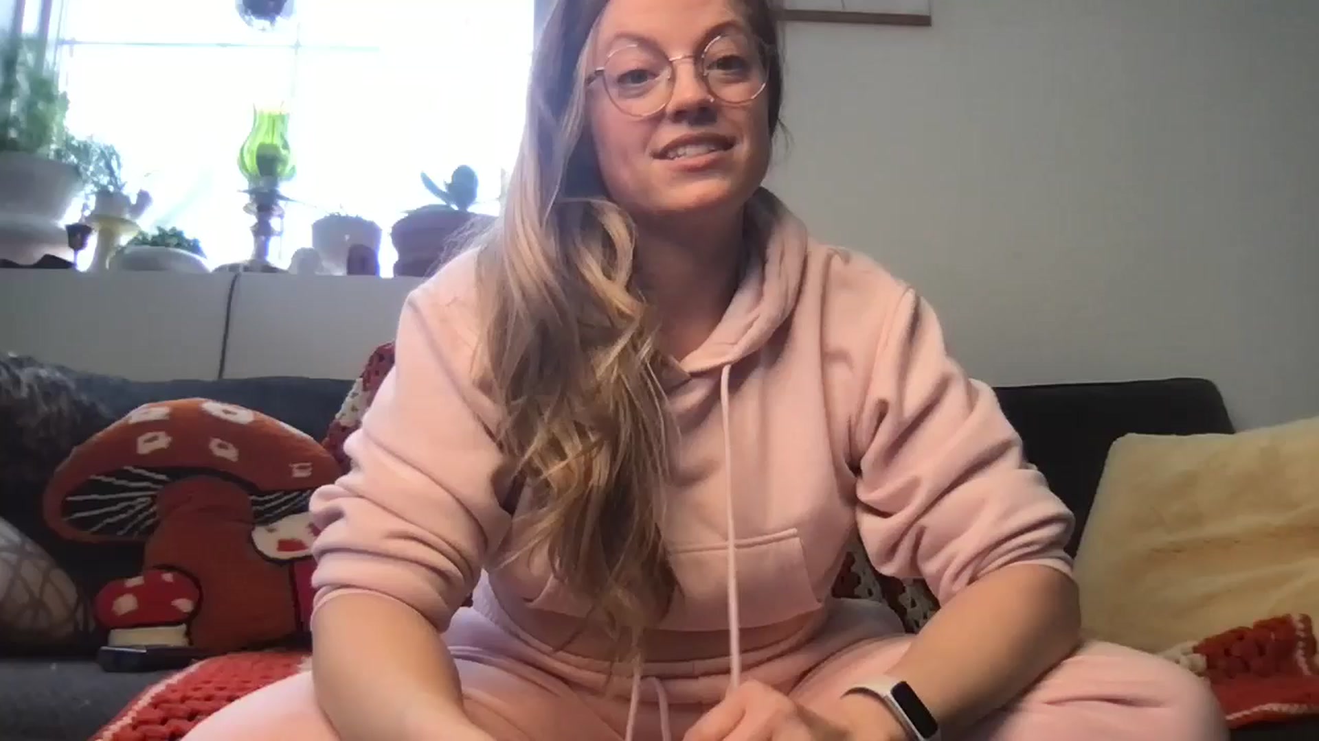 Gallery image thumbnail from Honeyshaker's myfreecams stream on, 03/05/2025, 15:05 image 13 of 20