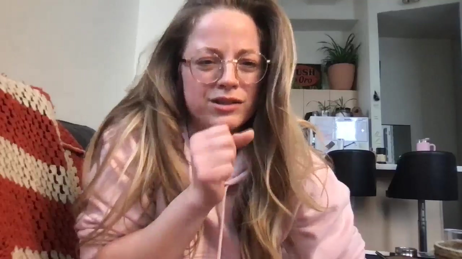 Gallery image thumbnail from Honeyshaker's myfreecams stream on, 03/05/2025, 15:05 image 3 of 20