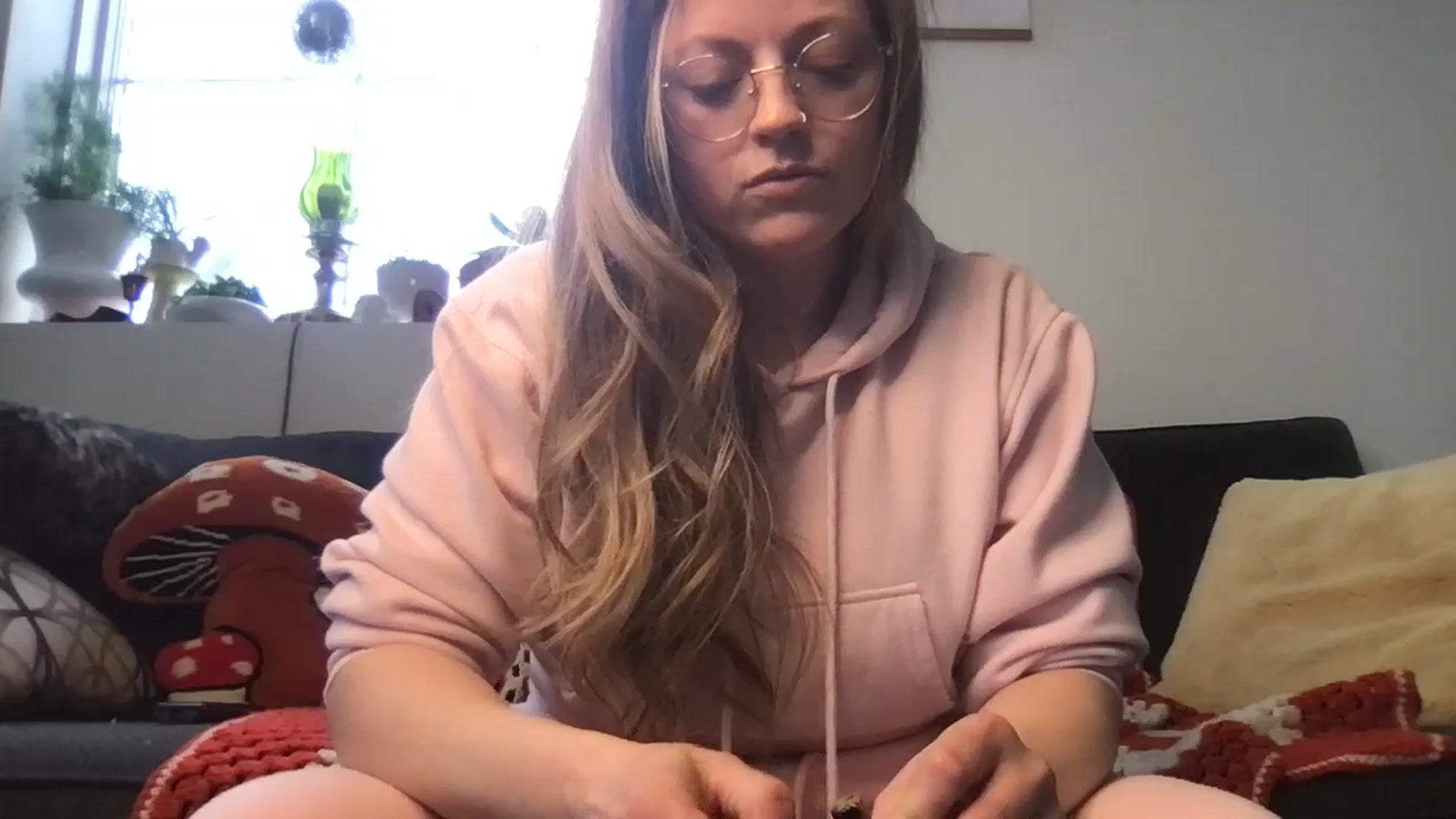 Gallery image thumbnail from Honeyshaker's myfreecams stream on, 03/05/2025, 15:05 image 18 of 20