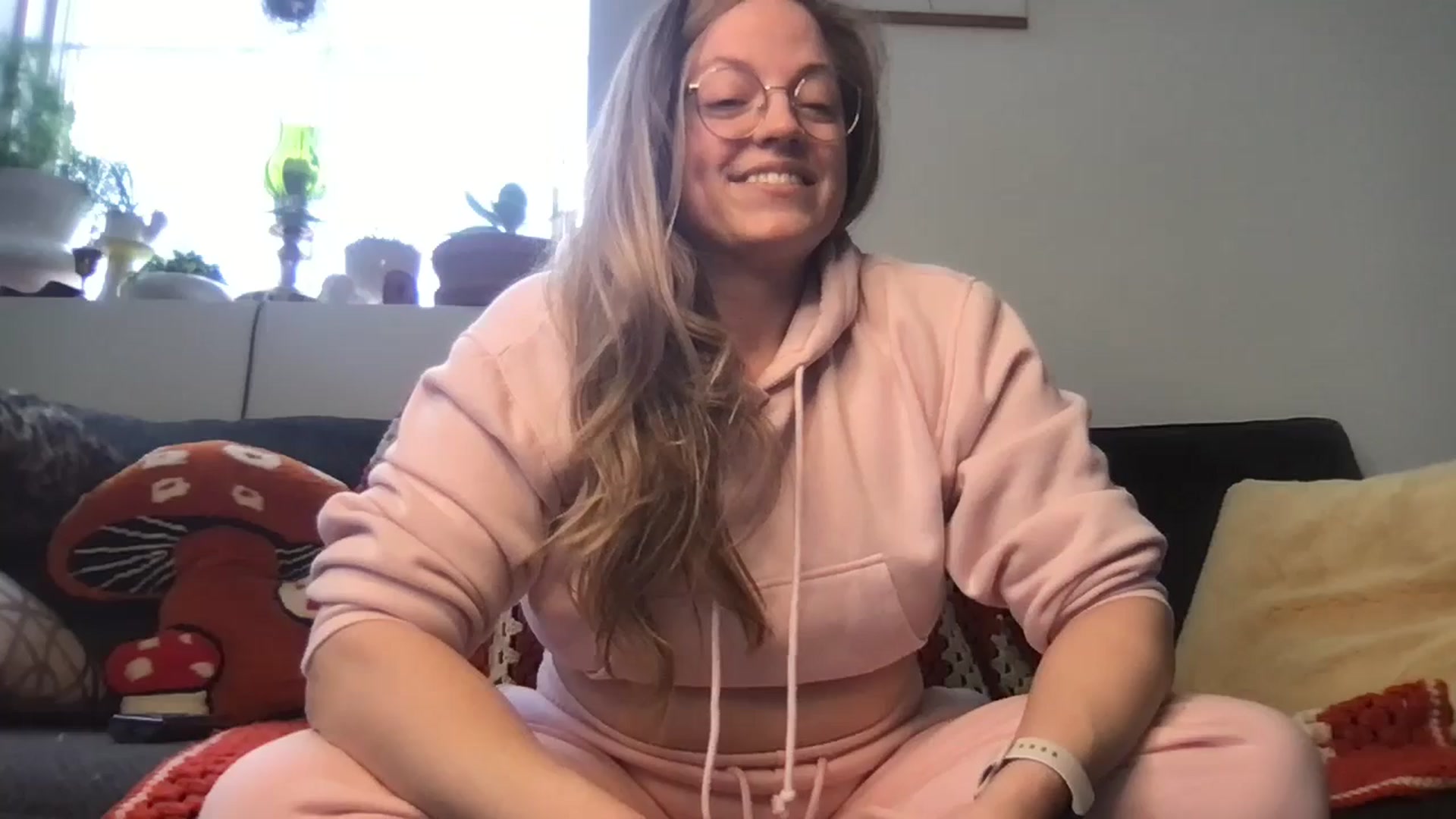 Gallery image thumbnail from Honeyshaker's myfreecams stream on, 03/05/2025, 15:05 image 15 of 20