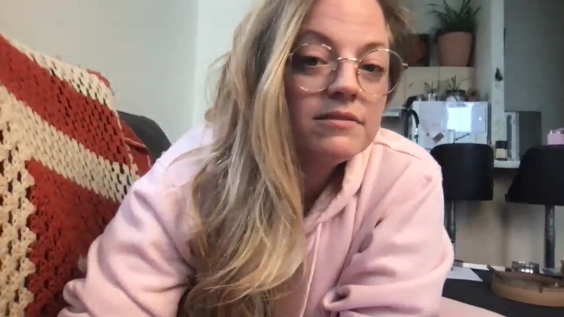 Gallery image thumbnail from Honeyshaker's myfreecams stream on, 03/05/2025, 15:05 image 6 of 20