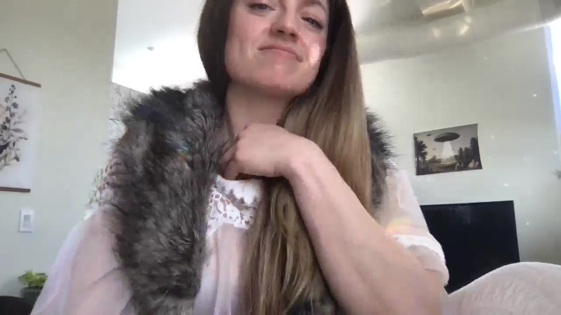 Gallery image thumbnail from Honeyshaker's myfreecams stream on, 03/08/2025, 18:09 image 12 of 20