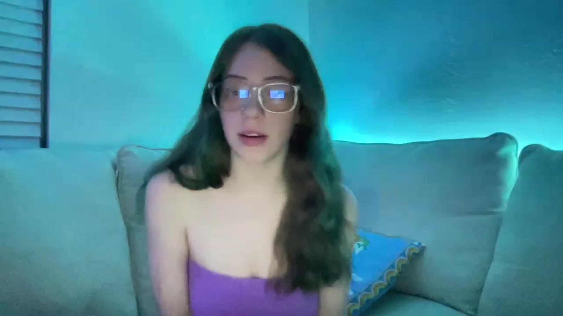Gallery image thumbnail from Honeysweet115's myfreecams stream on, 12/29/2022, 10:49 image 5 of 20