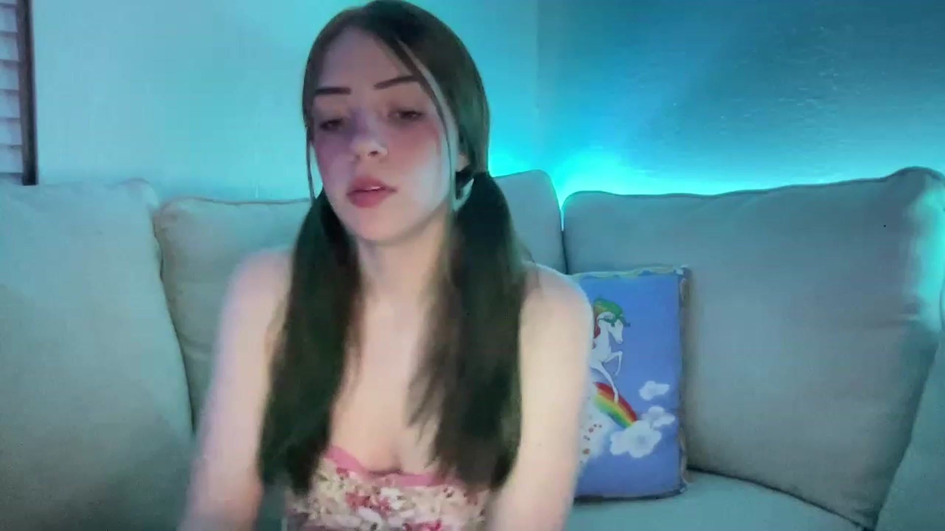 Gallery image thumbnail from Honeysweet115's myfreecams stream on, 12/31/2022, 09:26 image 1 of 20