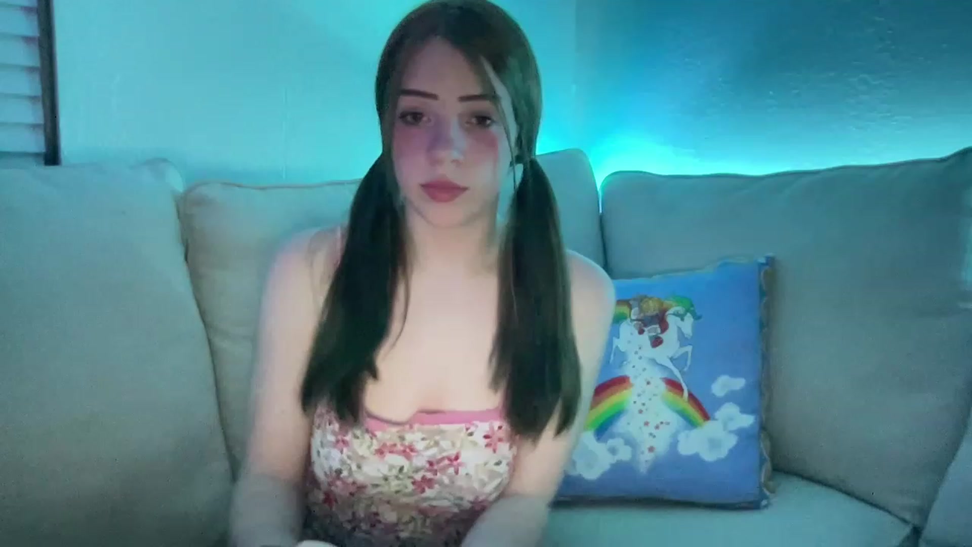 Gallery image thumbnail from Honeysweet115's myfreecams stream on, 12/31/2022, 09:26 image 7 of 20