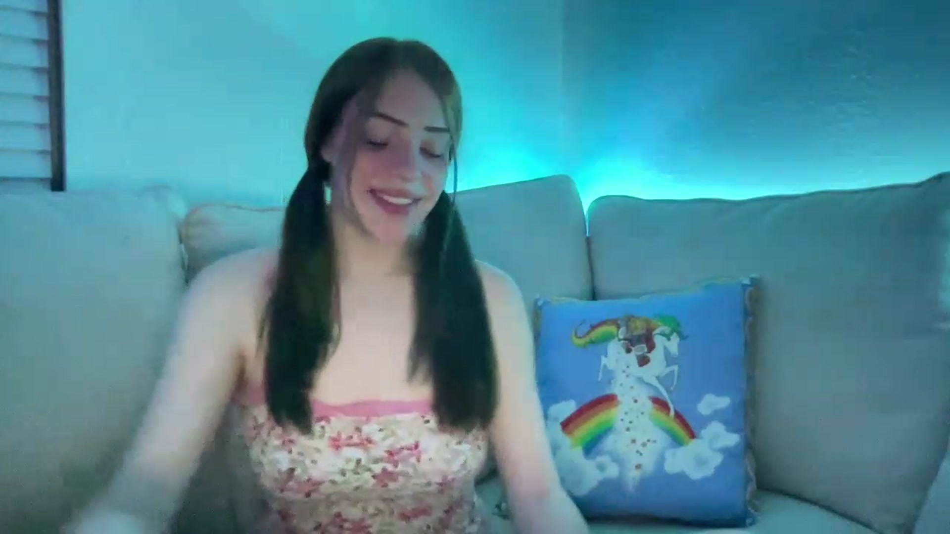 Gallery image thumbnail from Honeysweet115's myfreecams stream on, 12/31/2022, 09:26 image 9 of 20